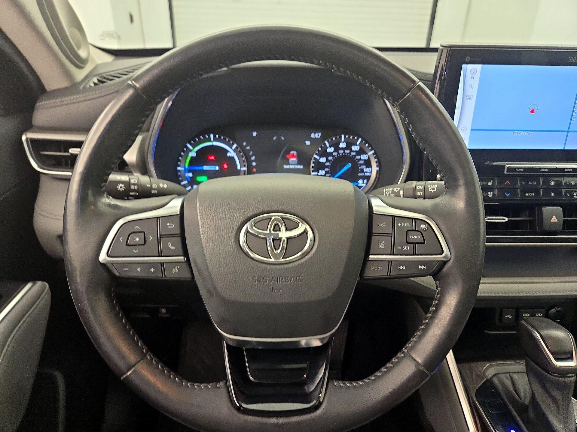 Thumbnail: 2021 Toyota Highlander - 10