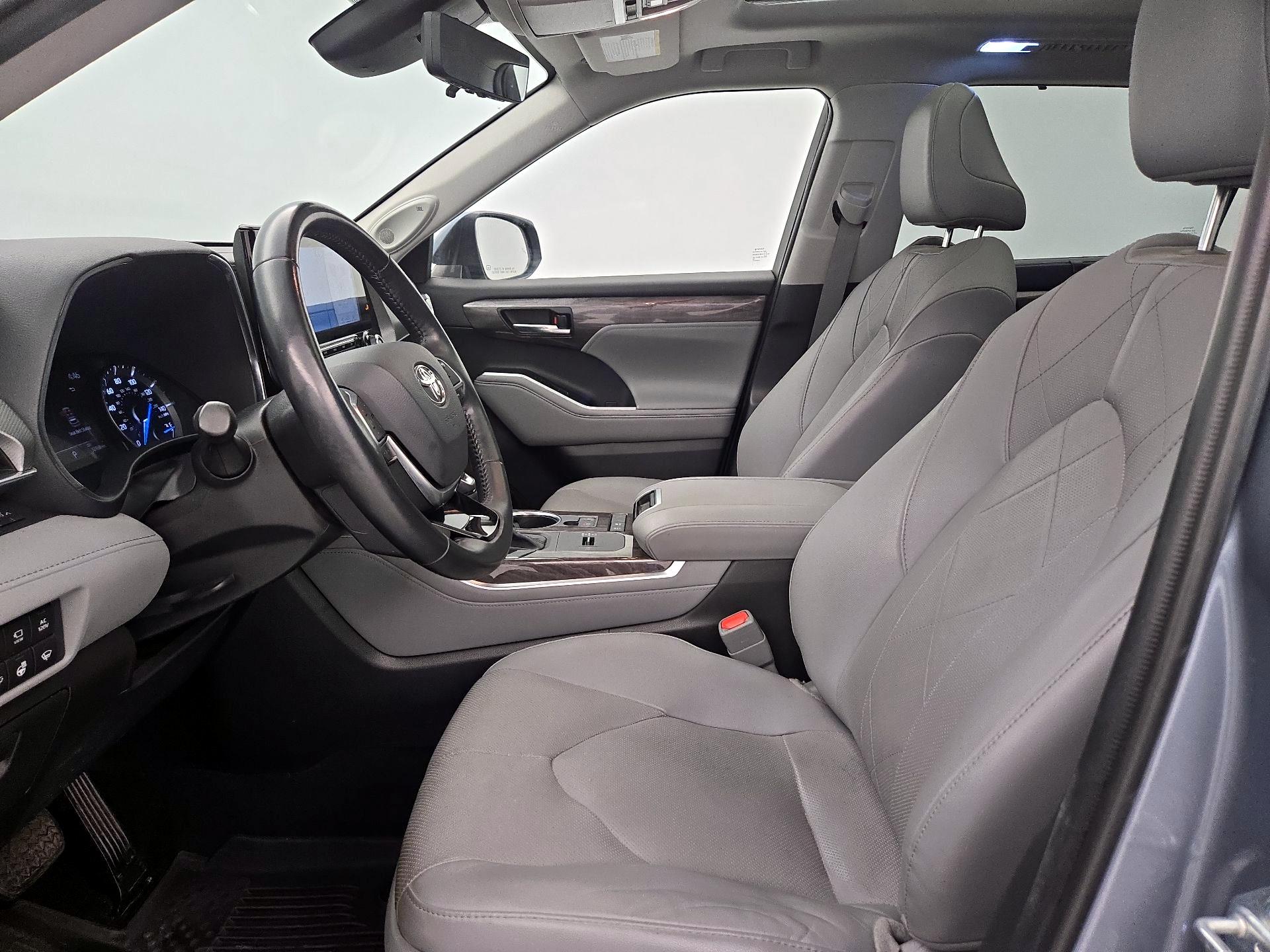 Thumbnail: 2021 Toyota Highlander - 11