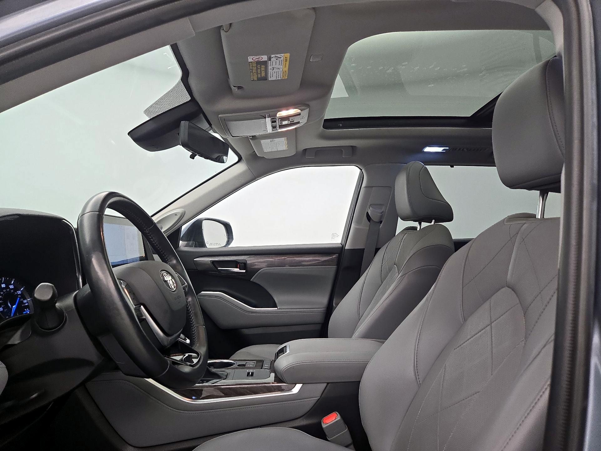 Thumbnail: 2021 Toyota Highlander - 20