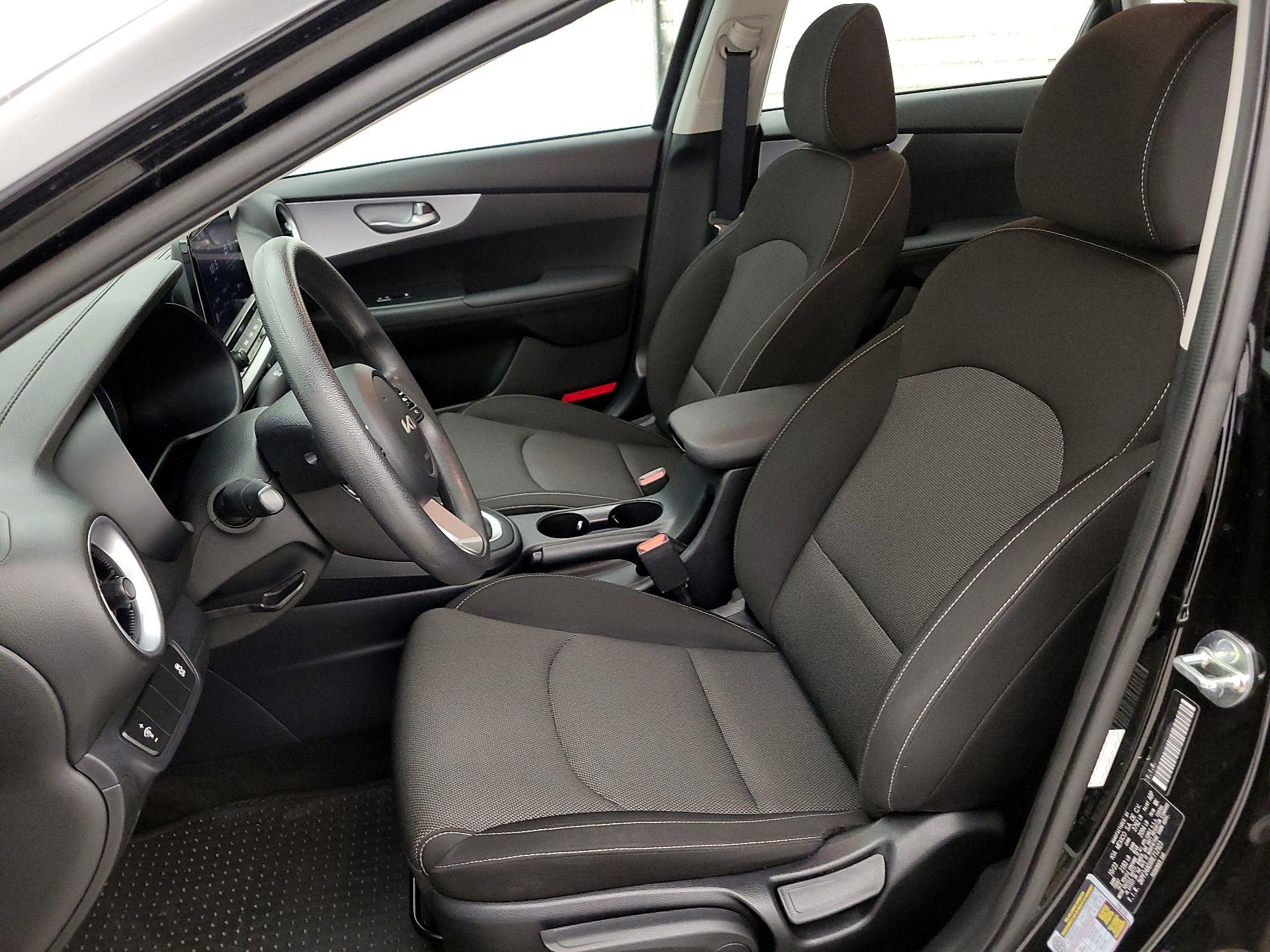 Thumbnail: 2024 Kia Forte - 11