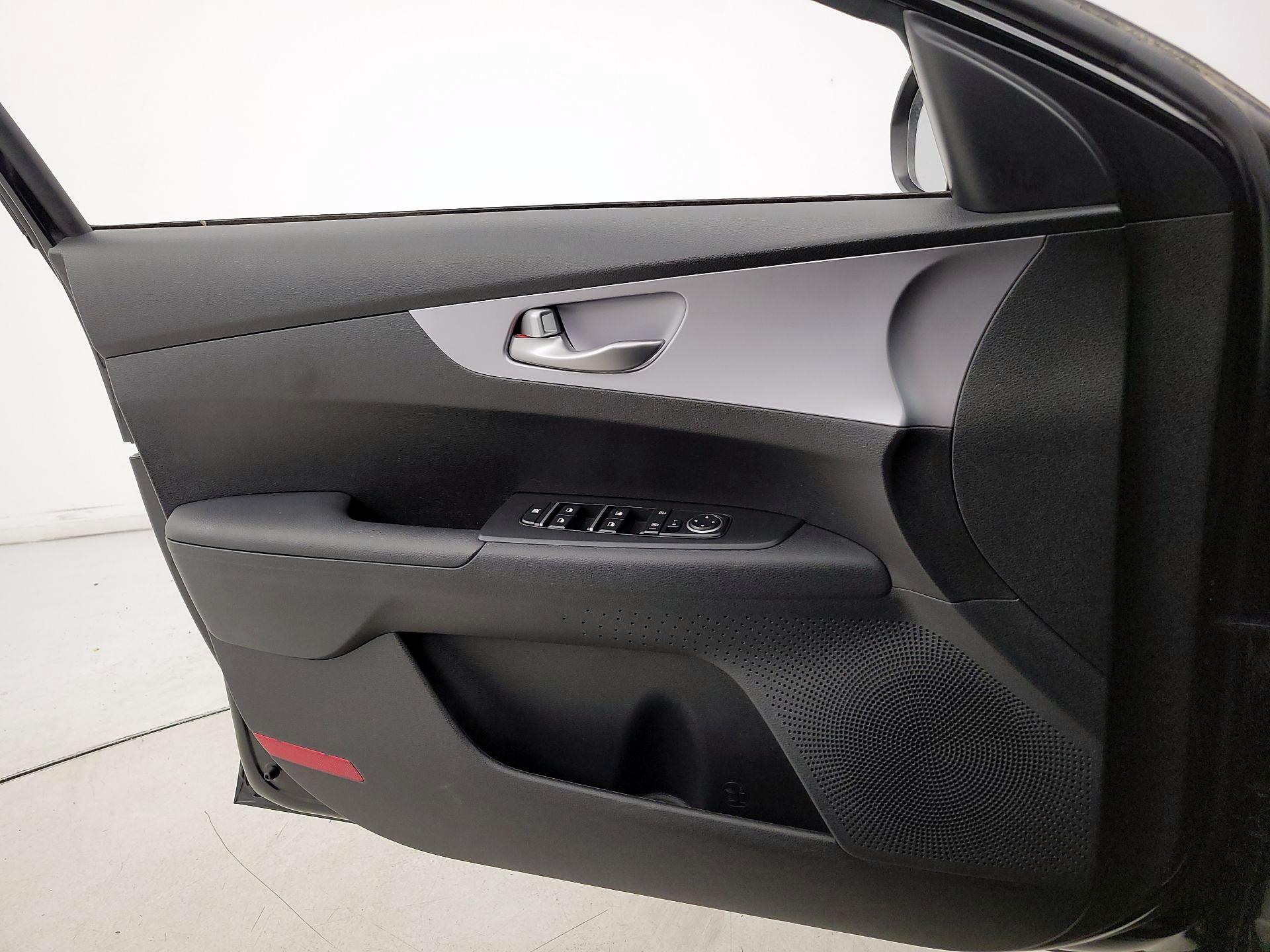 Thumbnail: 2024 Kia Forte - 12