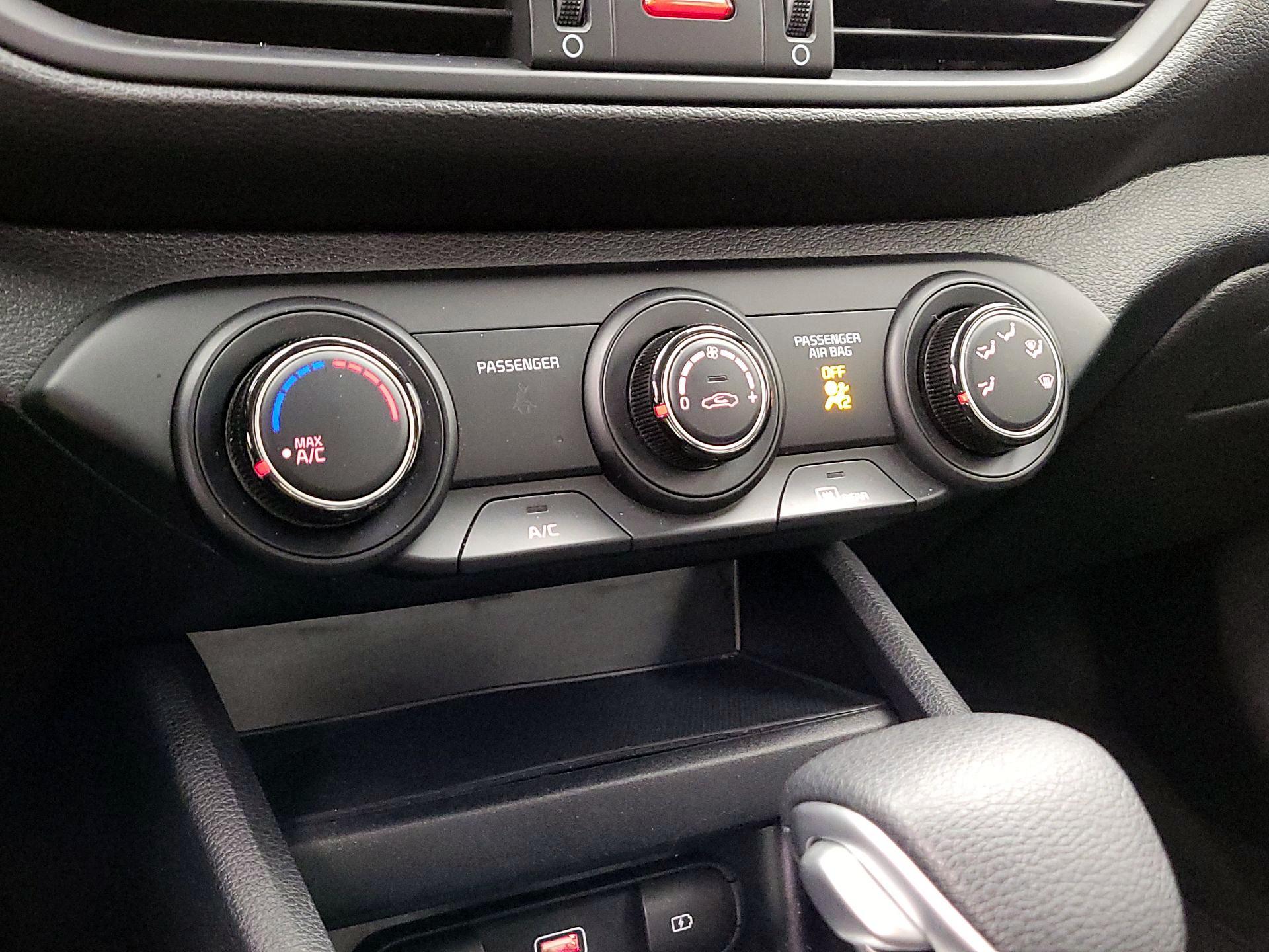 Thumbnail: 2024 Kia Forte - 16