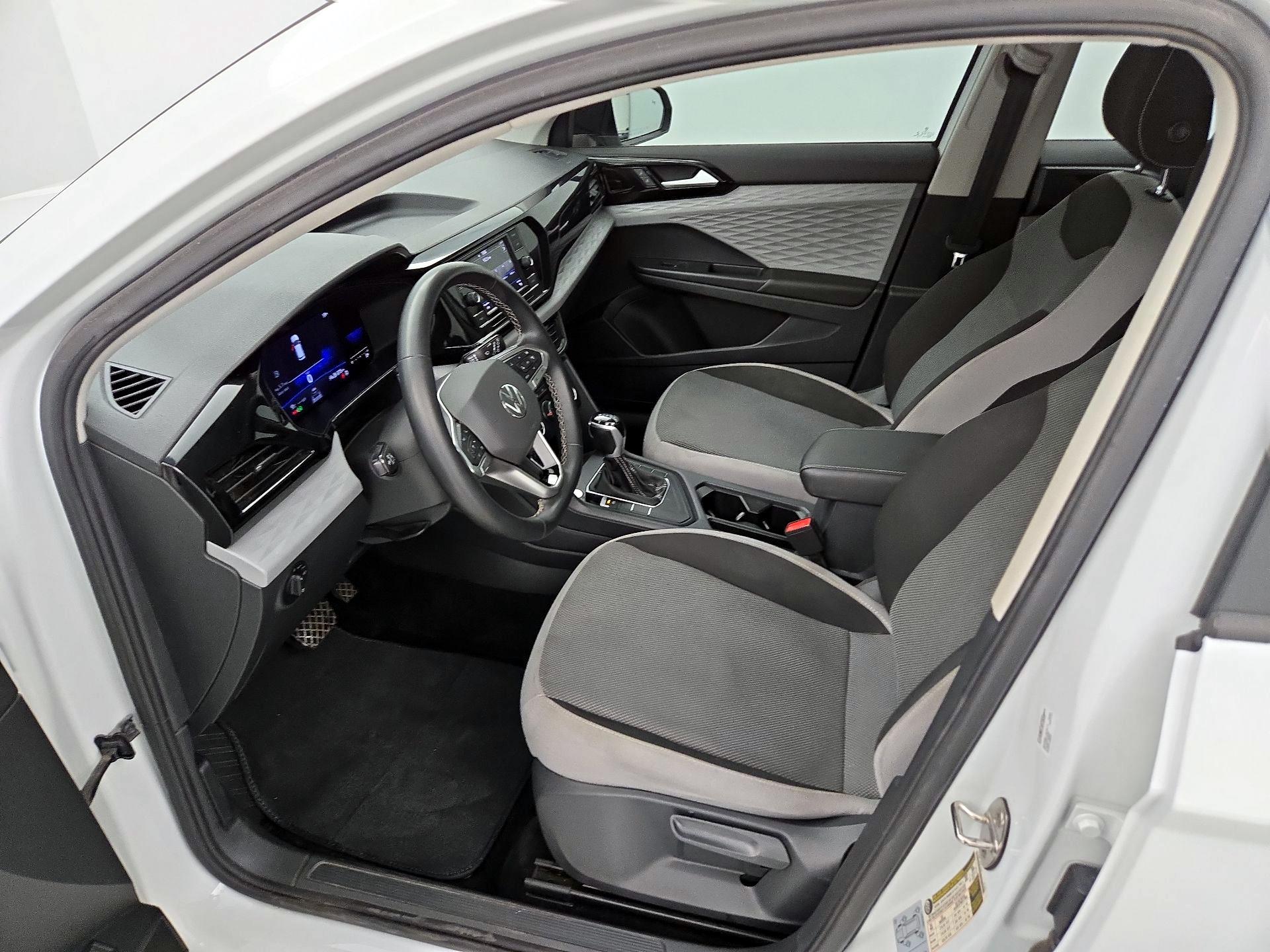 Thumbnail: 2022 Volkswagen Taos - 11