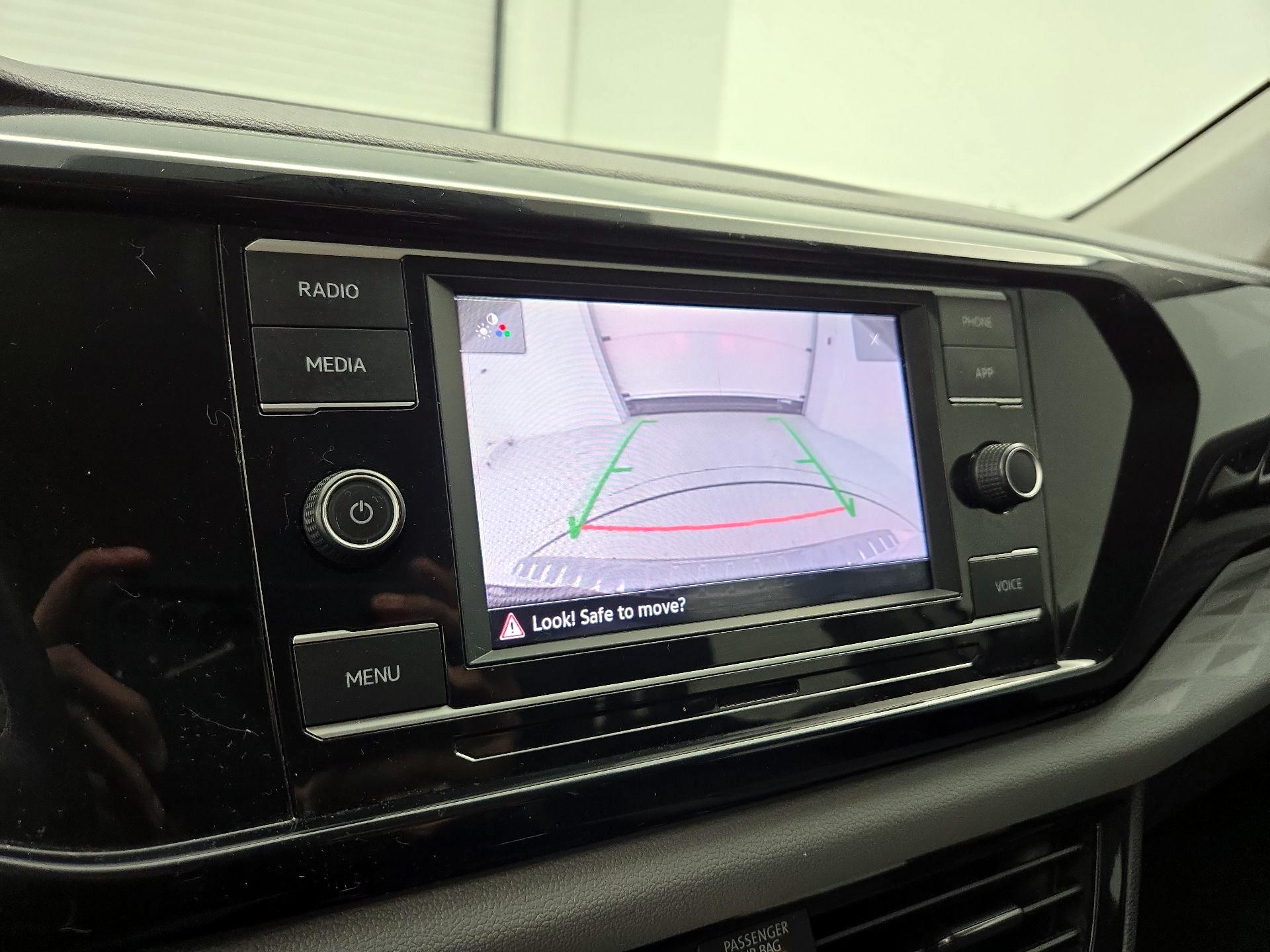 Thumbnail: 2022 Volkswagen Taos - 14