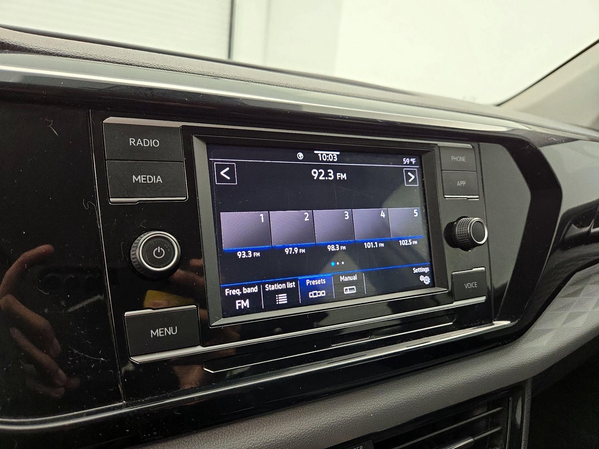 Thumbnail: 2022 Volkswagen Taos - 15