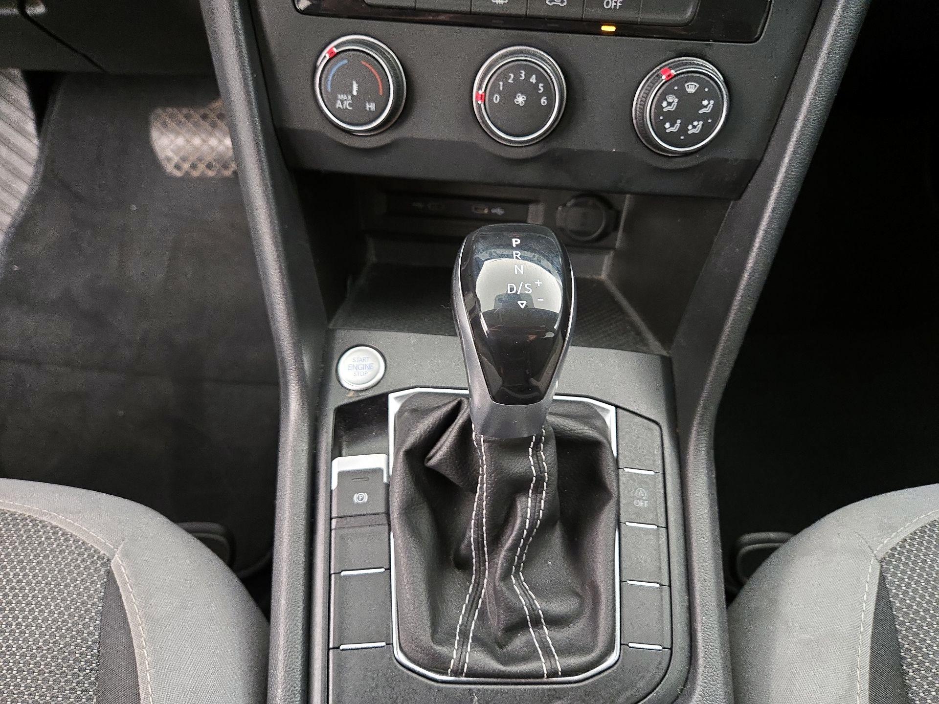 Thumbnail: 2022 Volkswagen Taos - 17