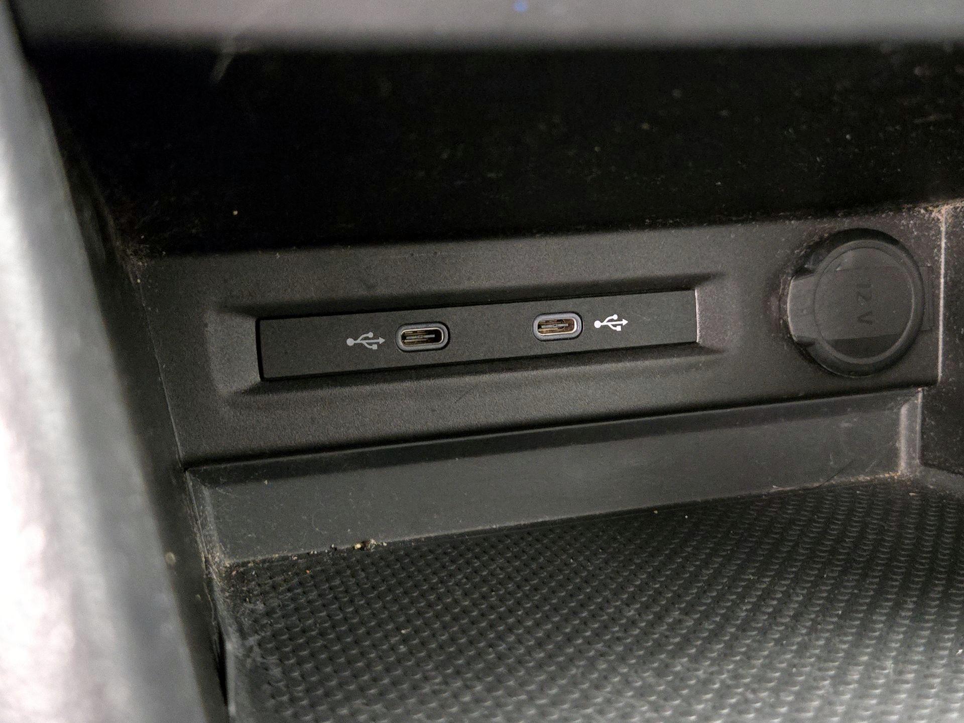 Thumbnail: 2022 Volkswagen Taos - 18