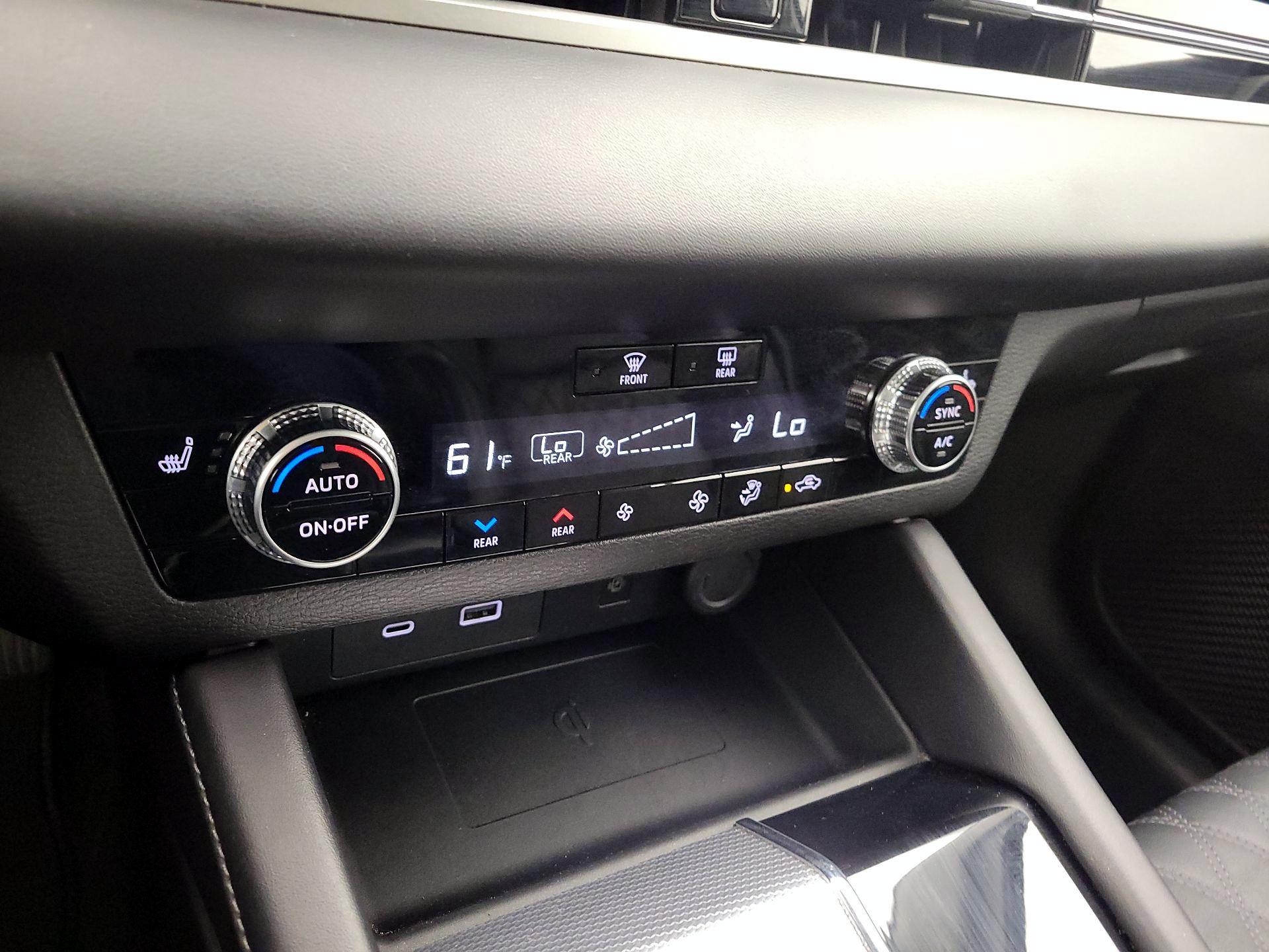 Thumbnail: 2024 Mitsubishi Outlander - 16