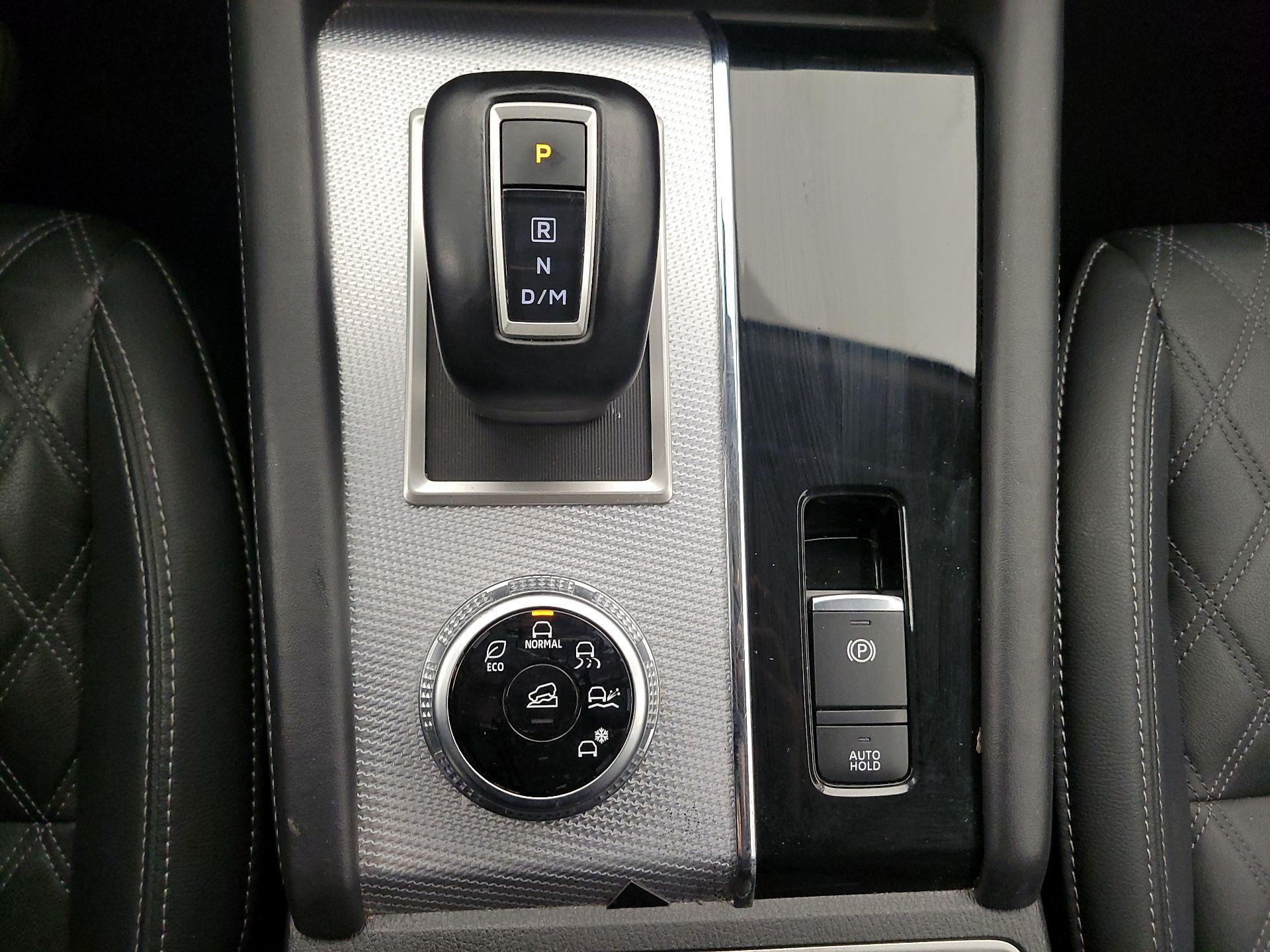 Thumbnail: 2024 Mitsubishi Outlander - 17