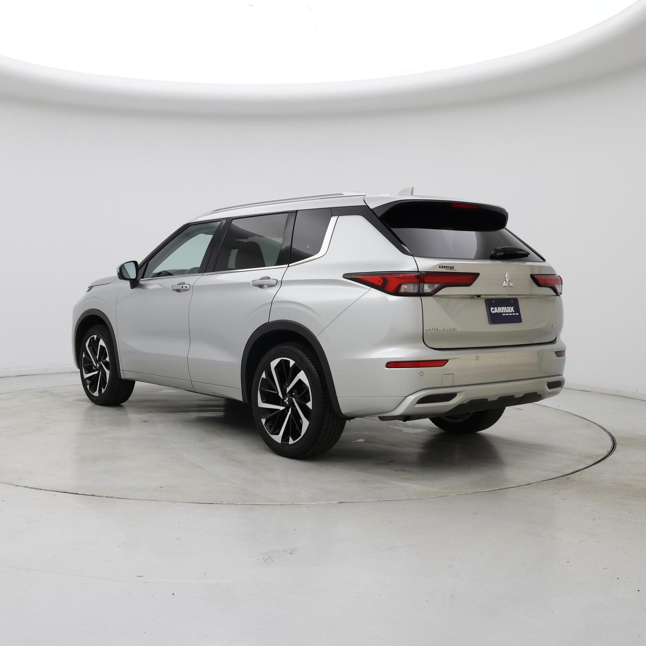 Thumbnail: 2024 Mitsubishi Outlander - 2