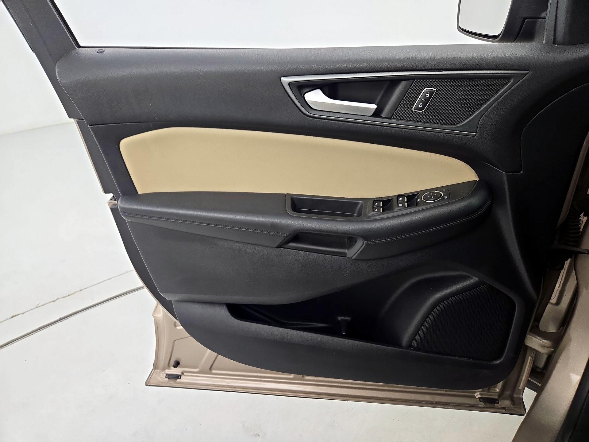 Thumbnail: 2020 Ford Edge - 12