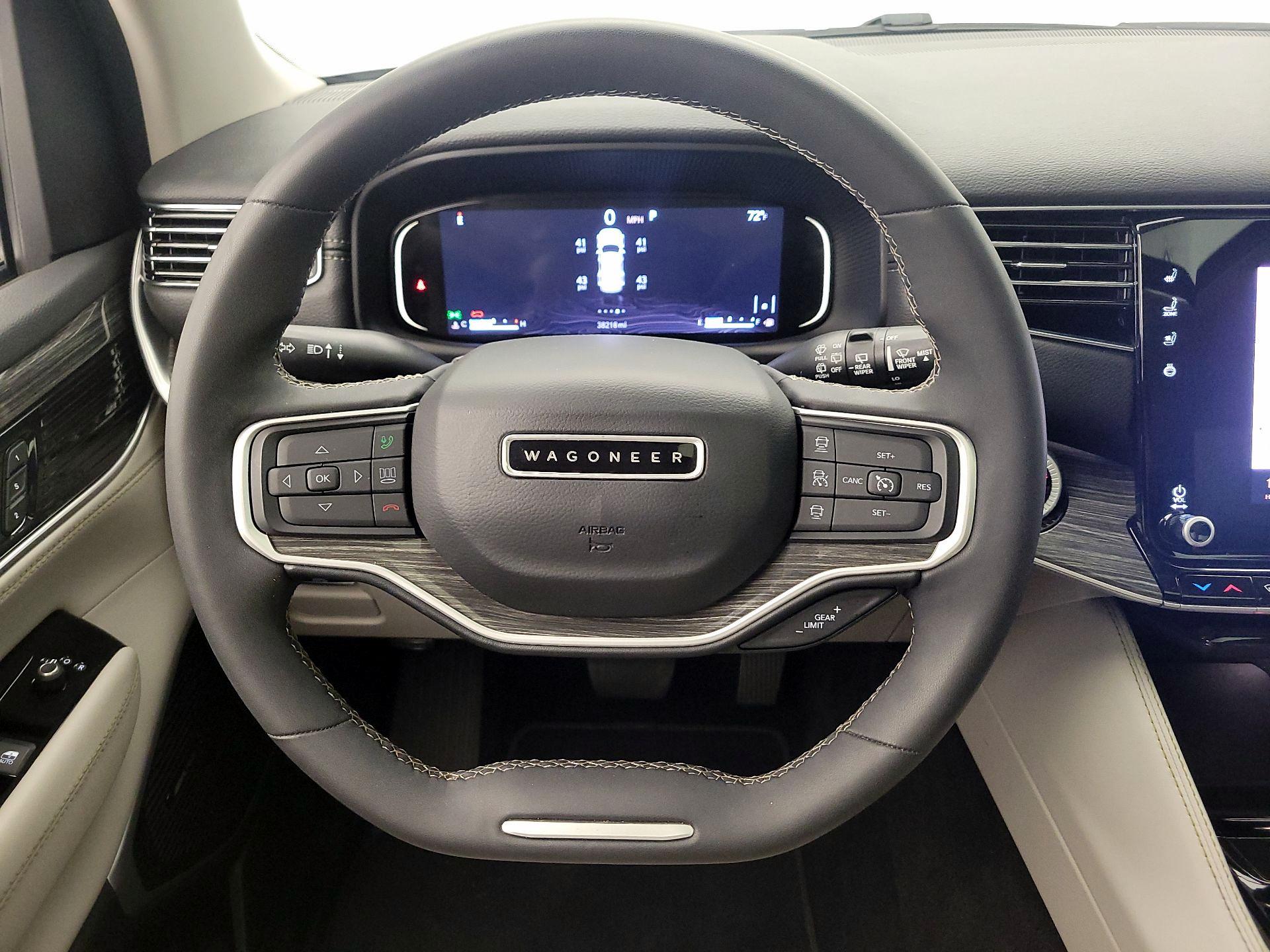 Thumbnail: 2022 Jeep Wagoneer - 10