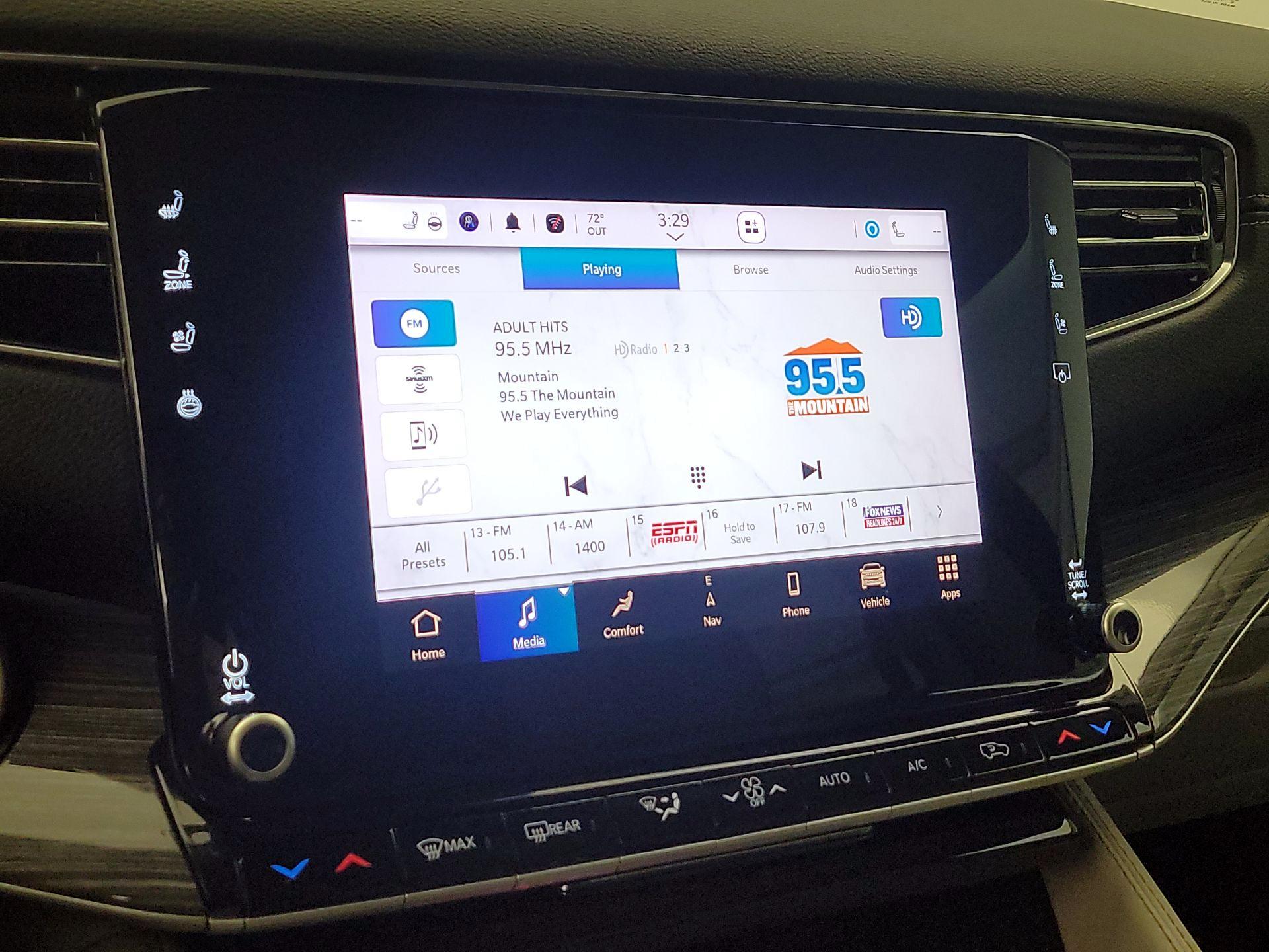 Thumbnail: 2022 Jeep Wagoneer - 16