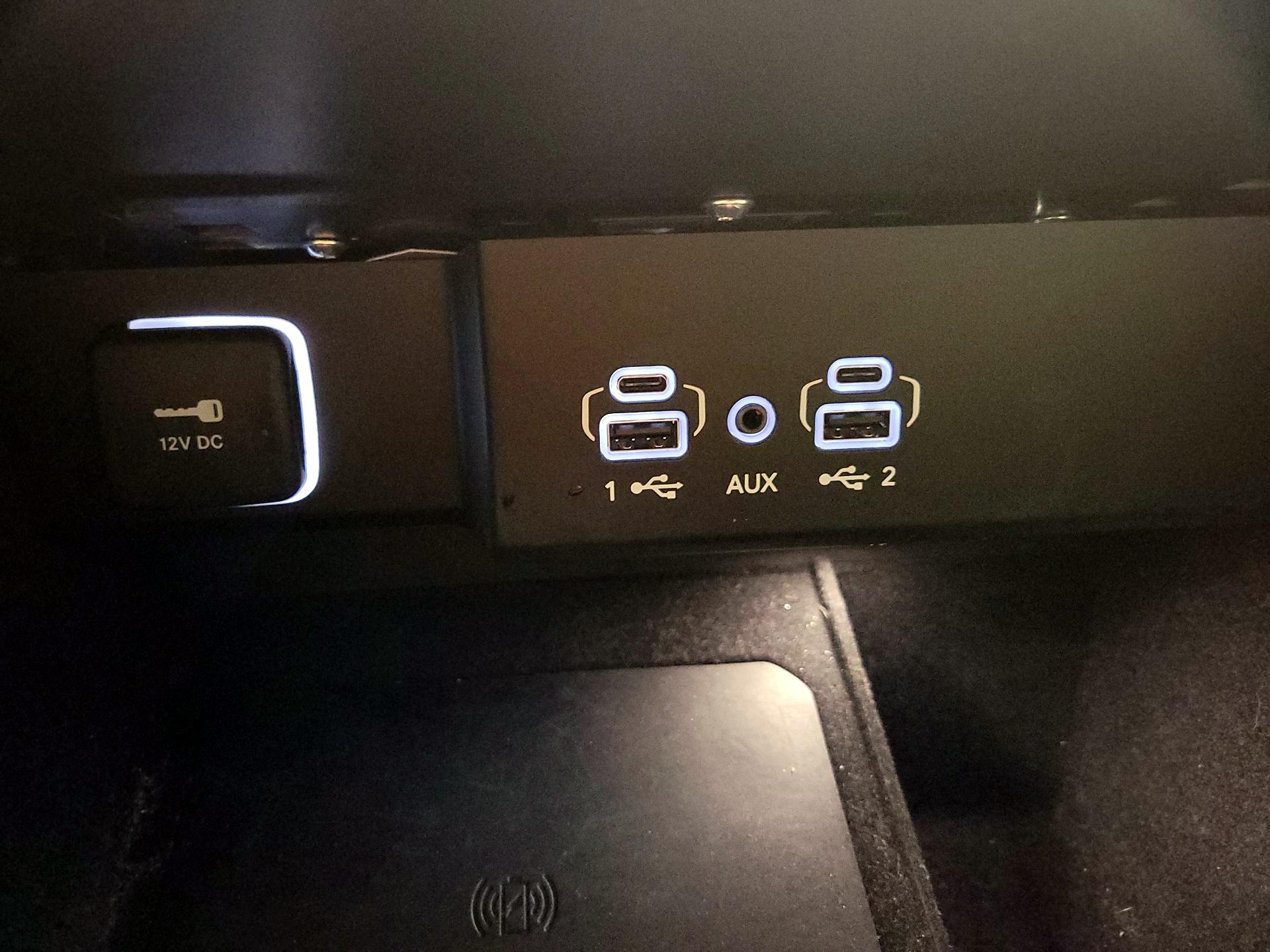 Thumbnail: 2022 Jeep Wagoneer - 19