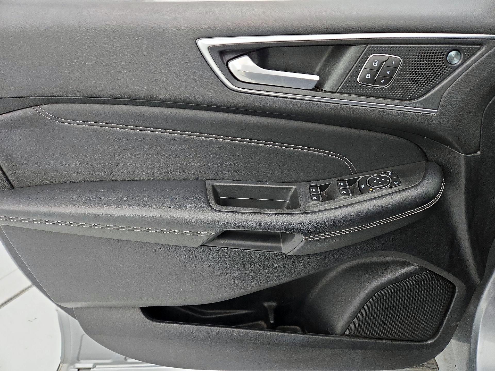 Thumbnail: 2022 Ford Edge - 12