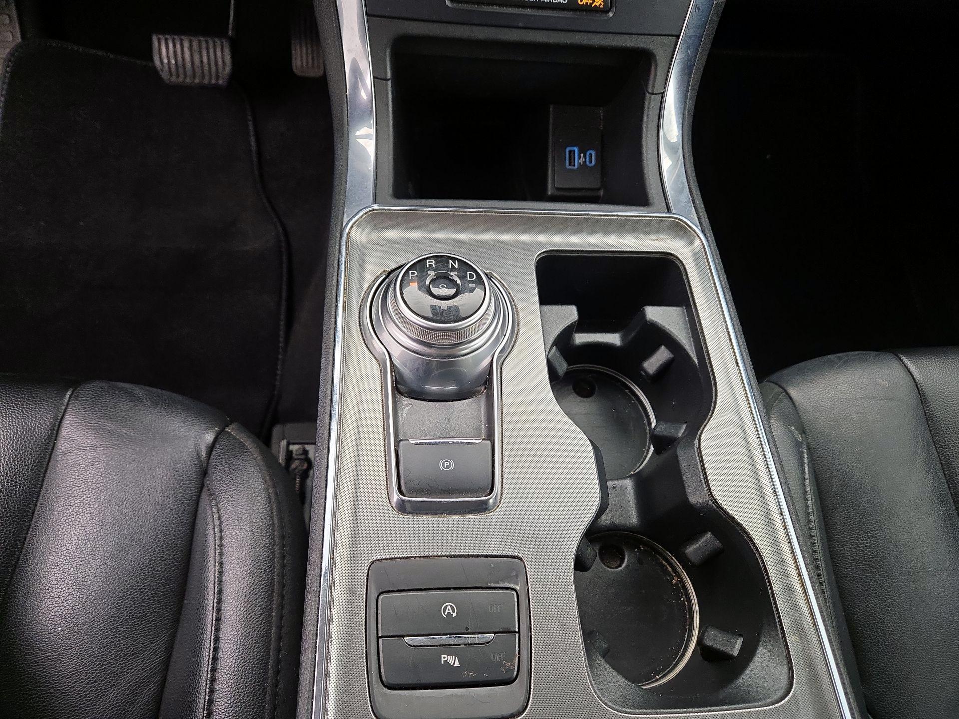 Thumbnail: 2022 Ford Edge - 17