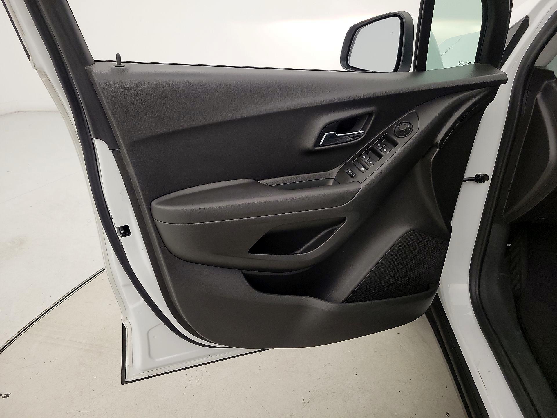 Thumbnail: 2020 Chevrolet Trax - 12