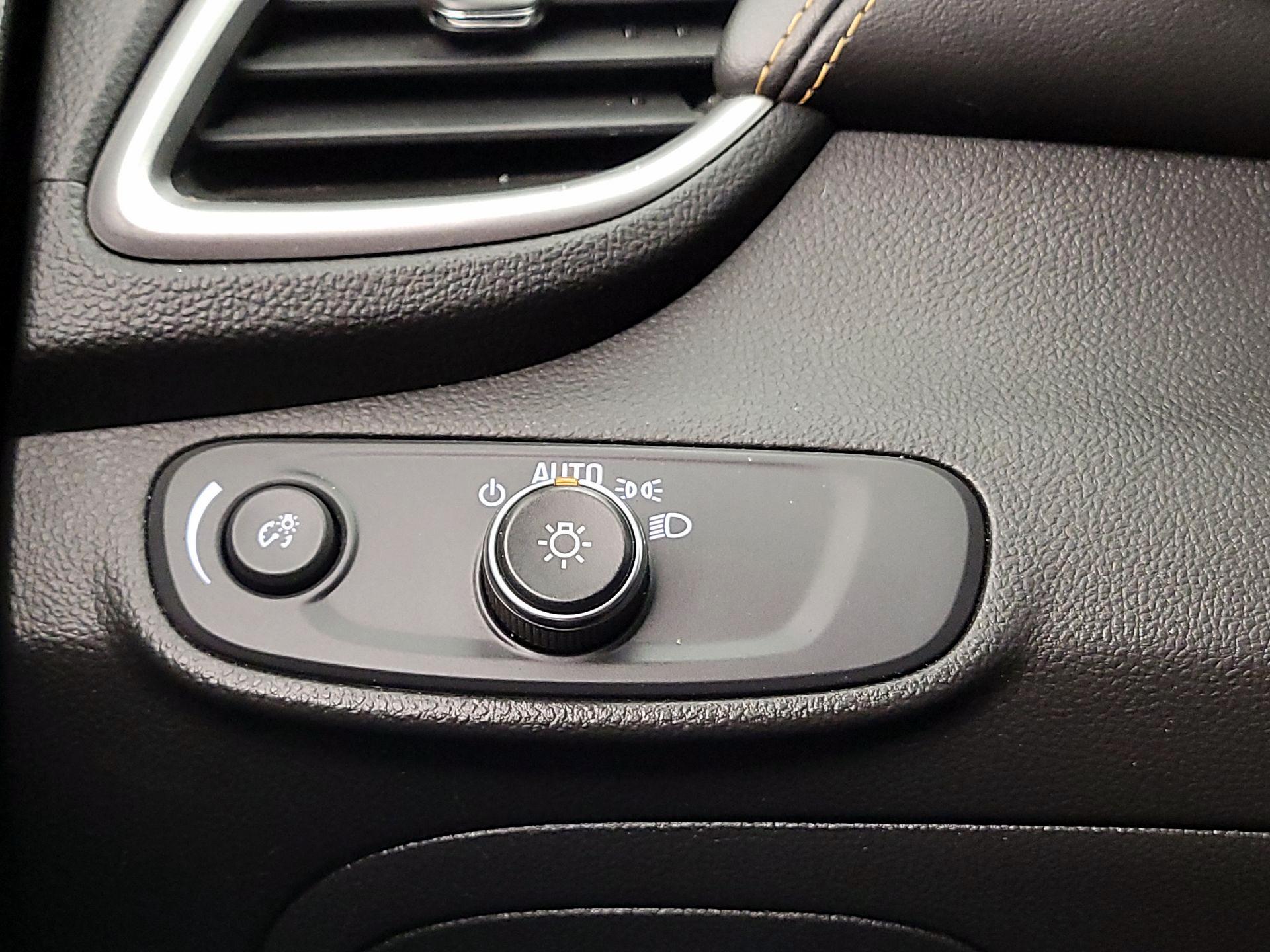 Thumbnail: 2020 Chevrolet Trax - 13