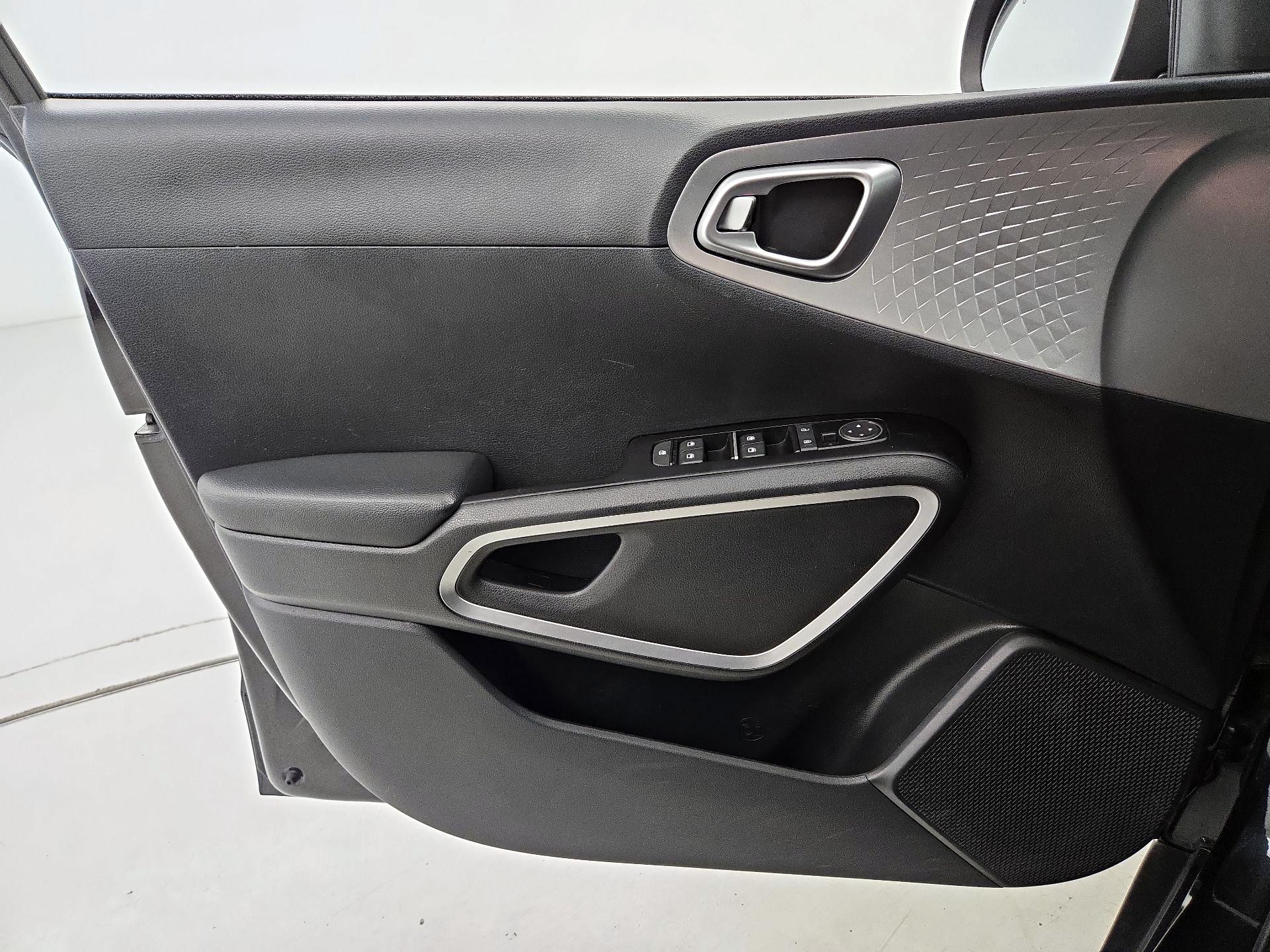 Thumbnail: 2023 Kia Soul - 12