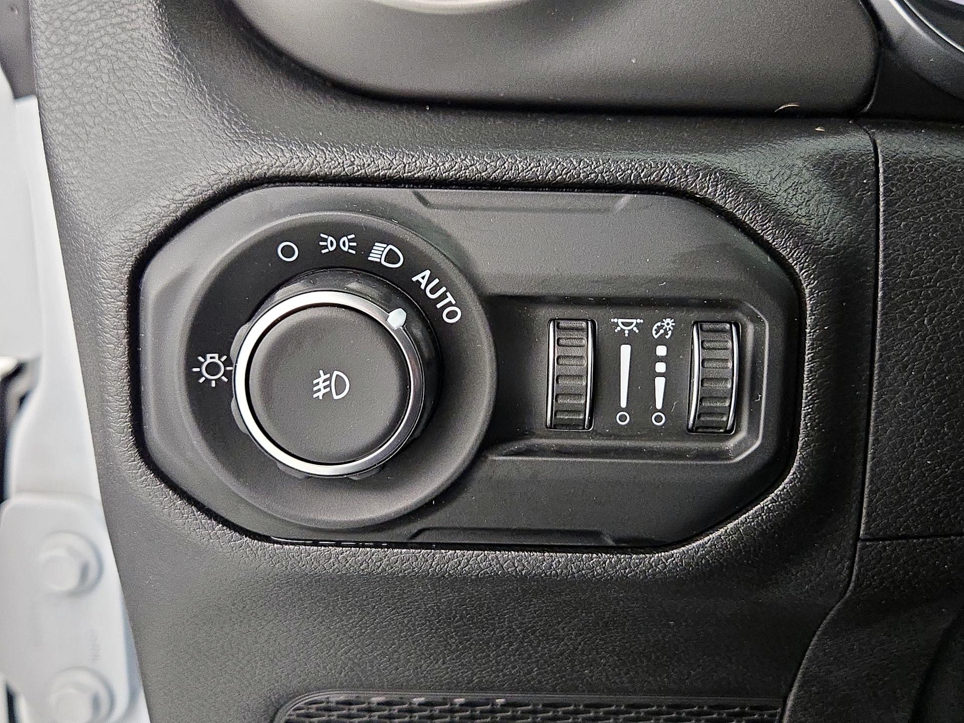 Thumbnail: 2021 Jeep Wrangler - 13