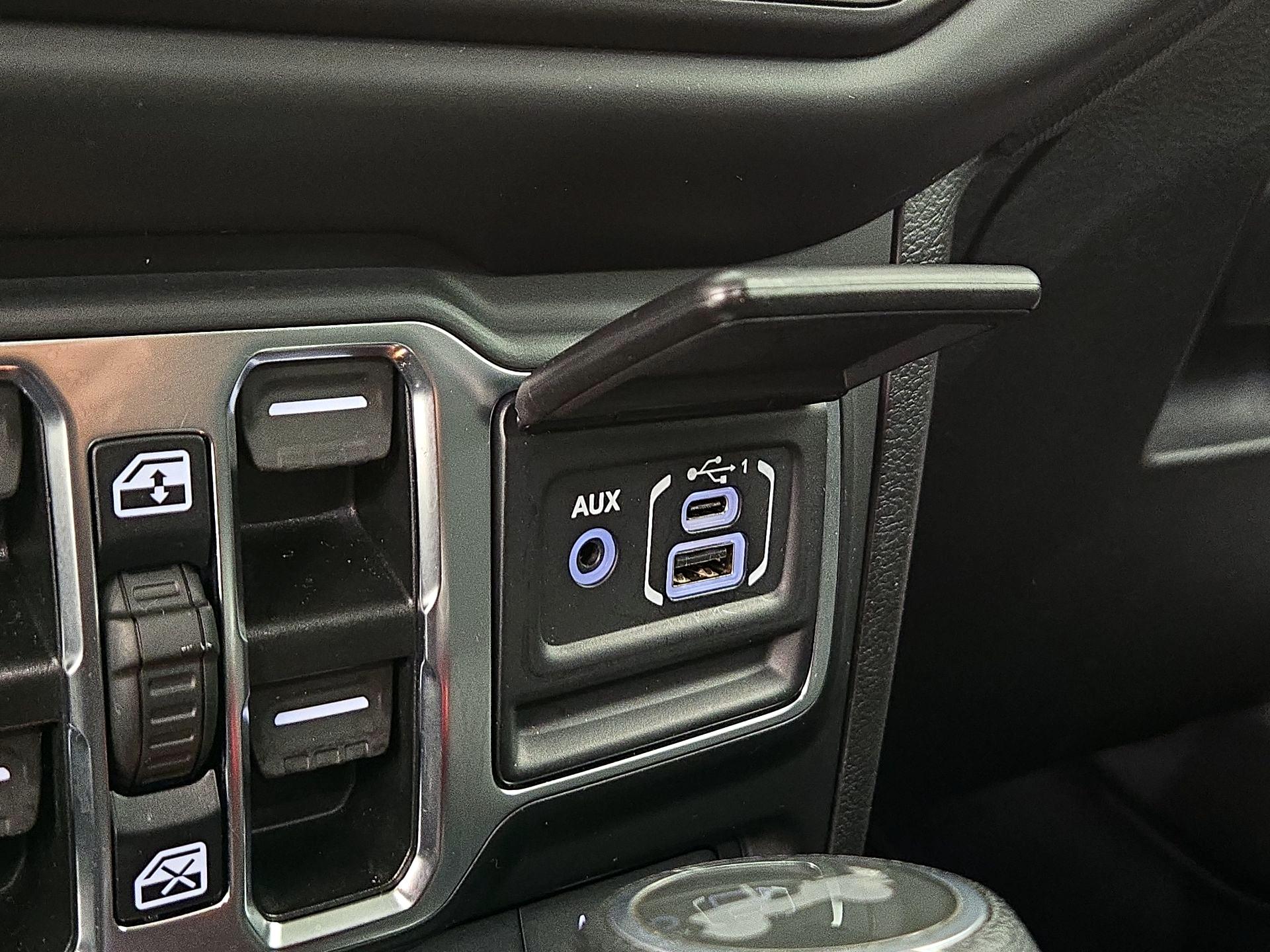 Thumbnail: 2021 Jeep Wrangler - 18