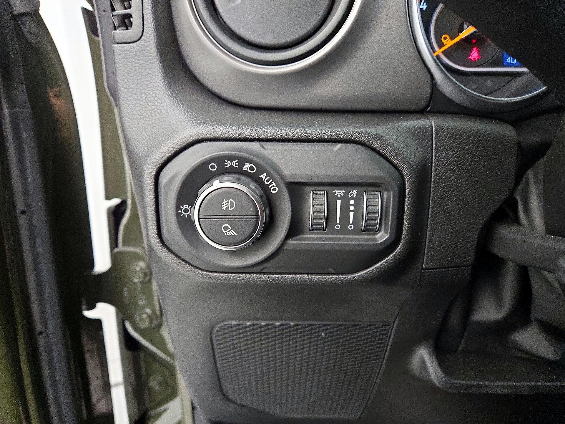 Thumbnail: 2022 Jeep Gladiator - 13