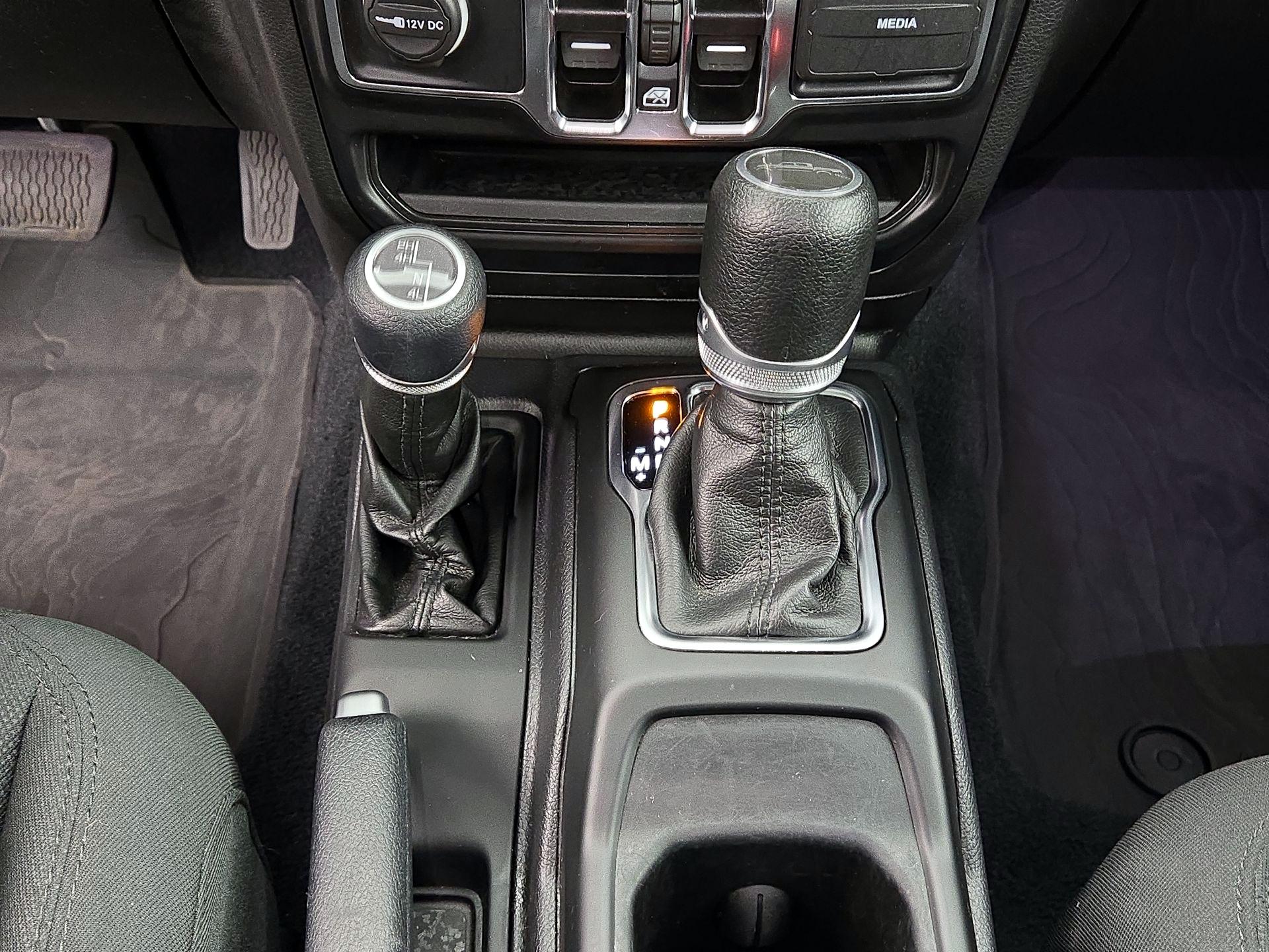 Thumbnail: 2022 Jeep Gladiator - 17