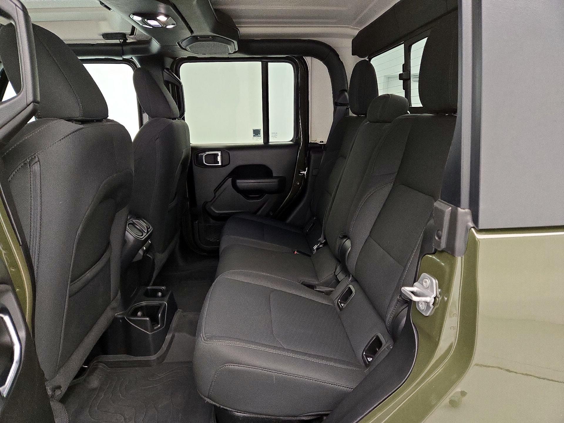 Thumbnail: 2022 Jeep Gladiator - 19