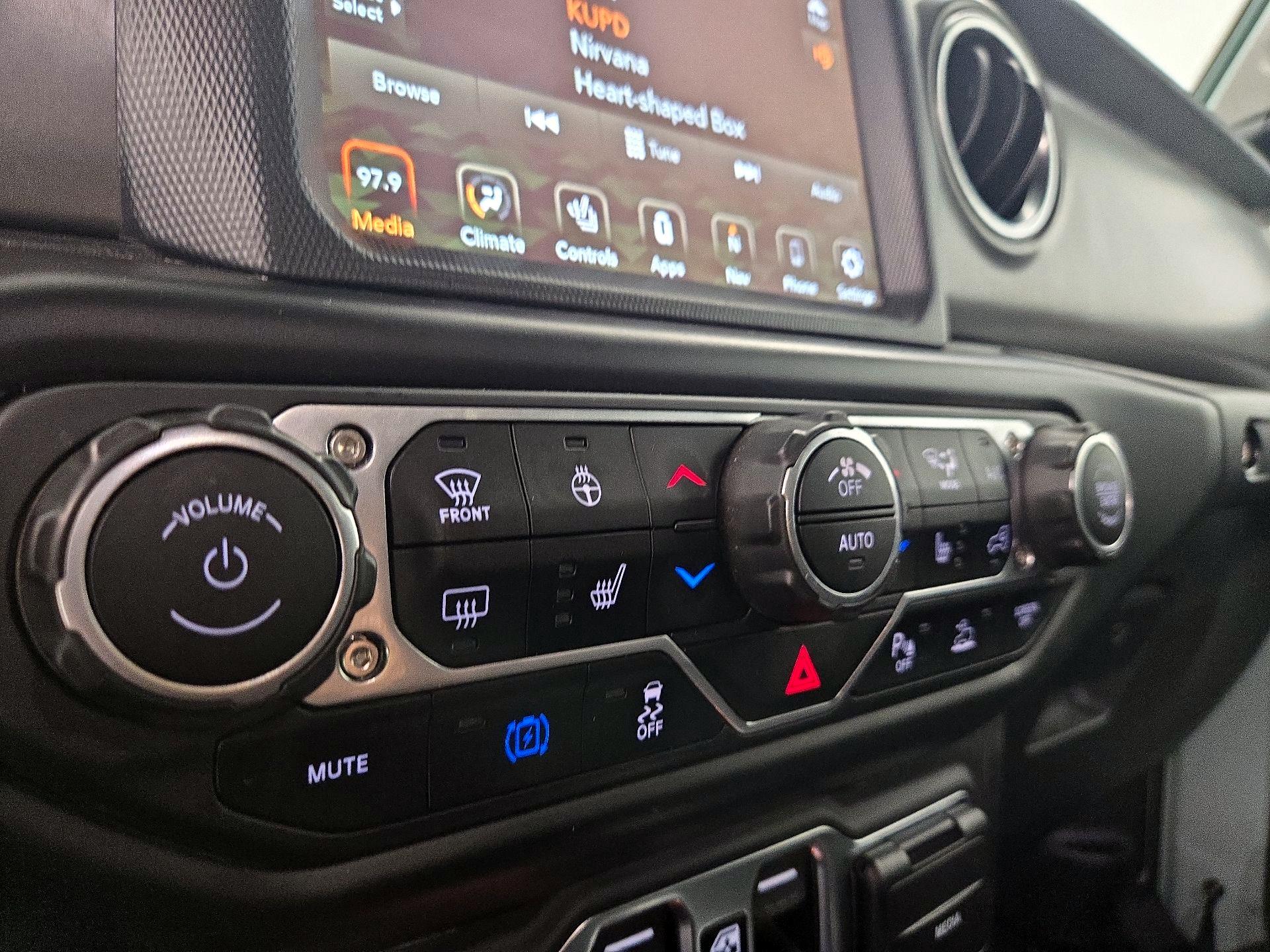 Thumbnail: 2023 Jeep Wrangler - 17