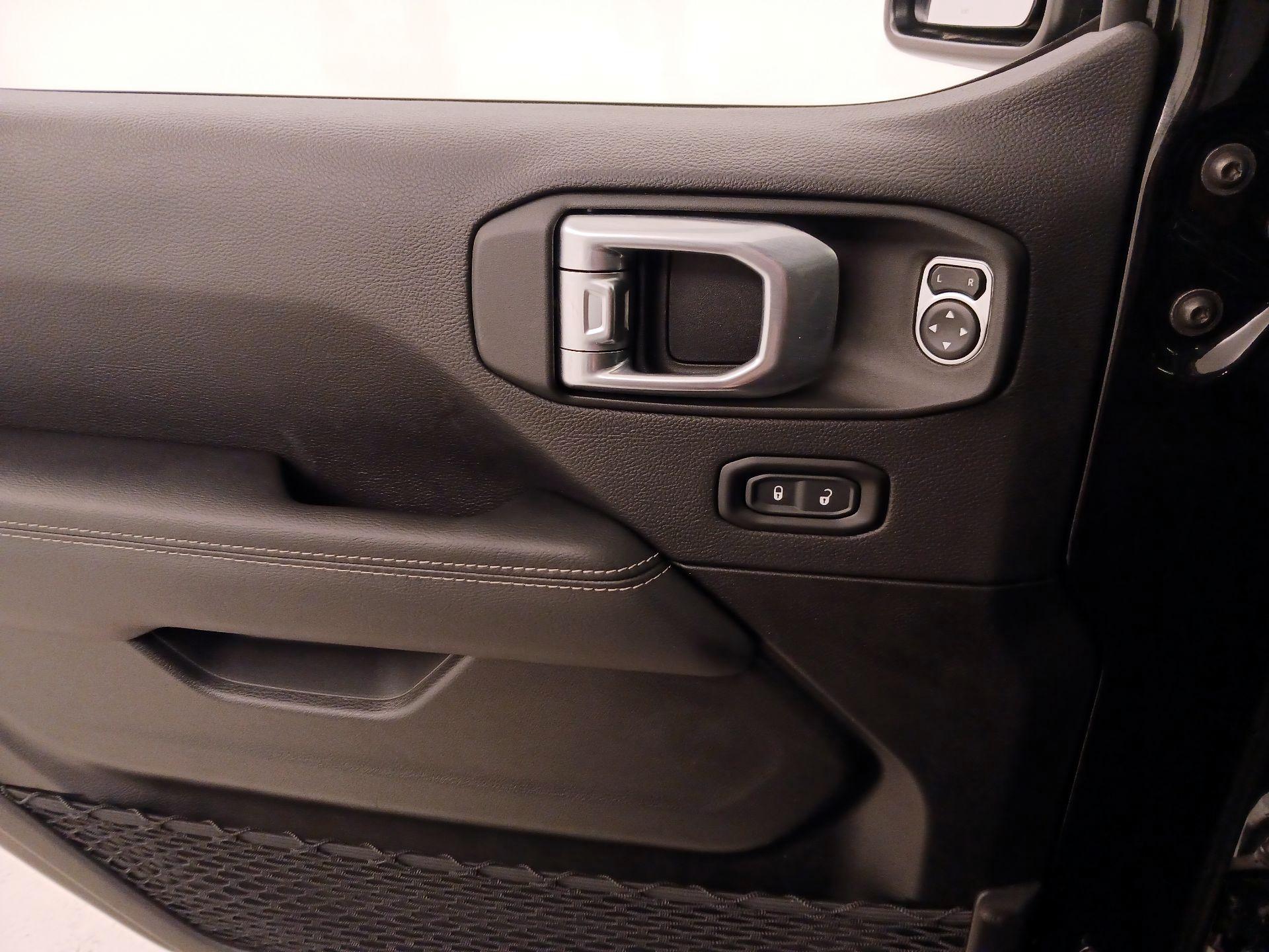 Thumbnail: 2022 Jeep Wrangler - 12