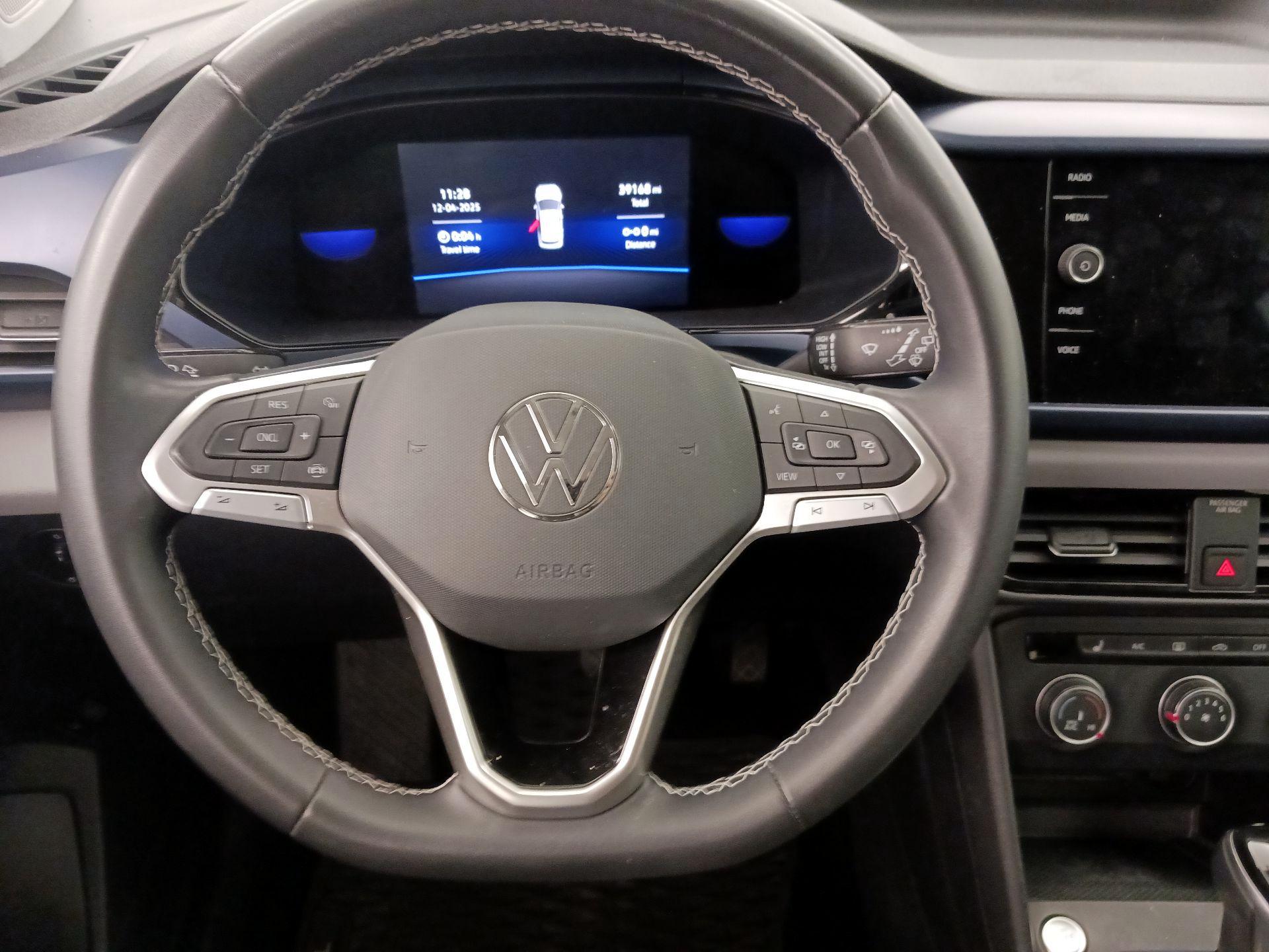 Thumbnail: 2022 Volkswagen Taos - 10