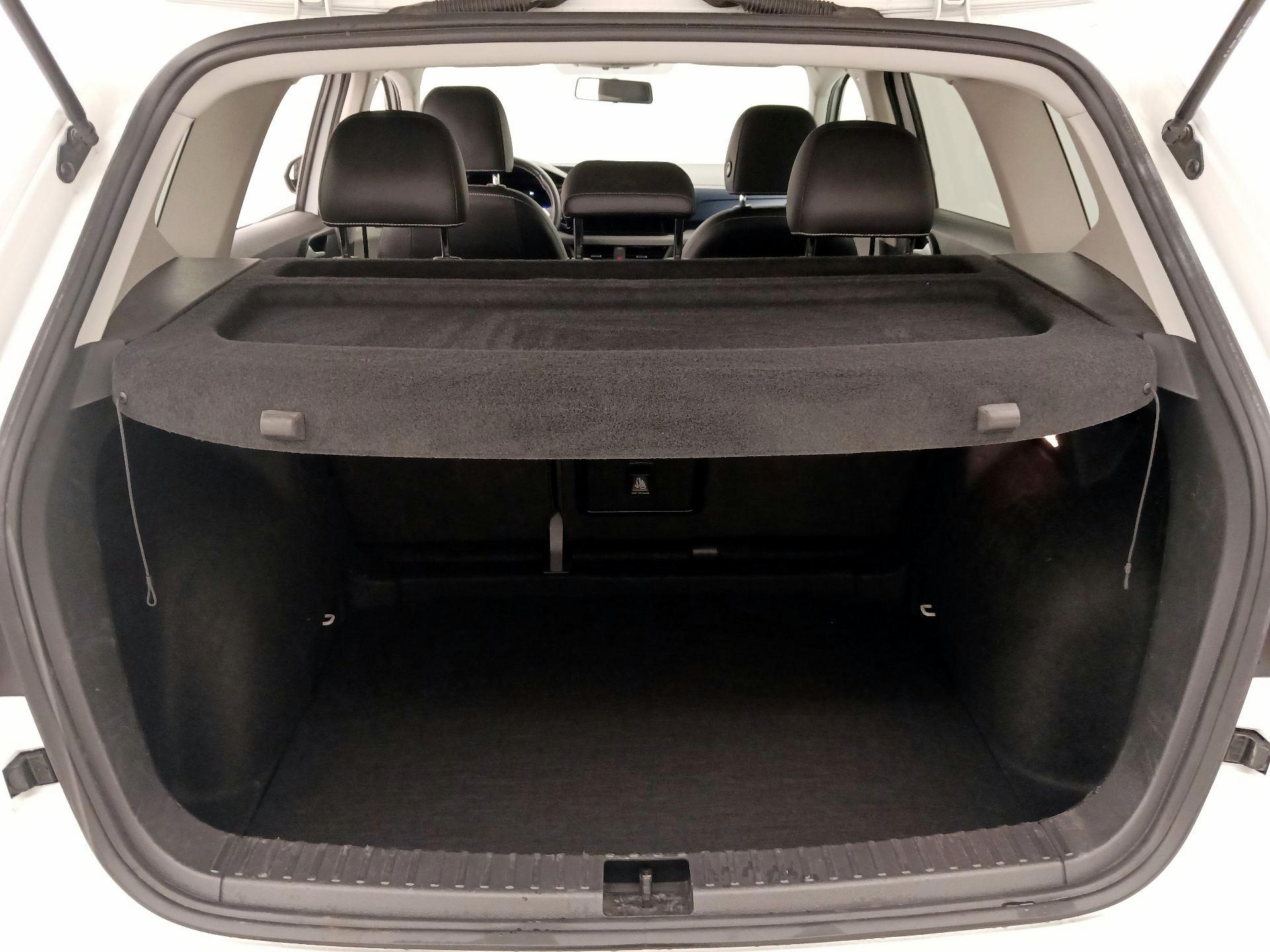 Thumbnail: 2022 Volkswagen Taos - 20