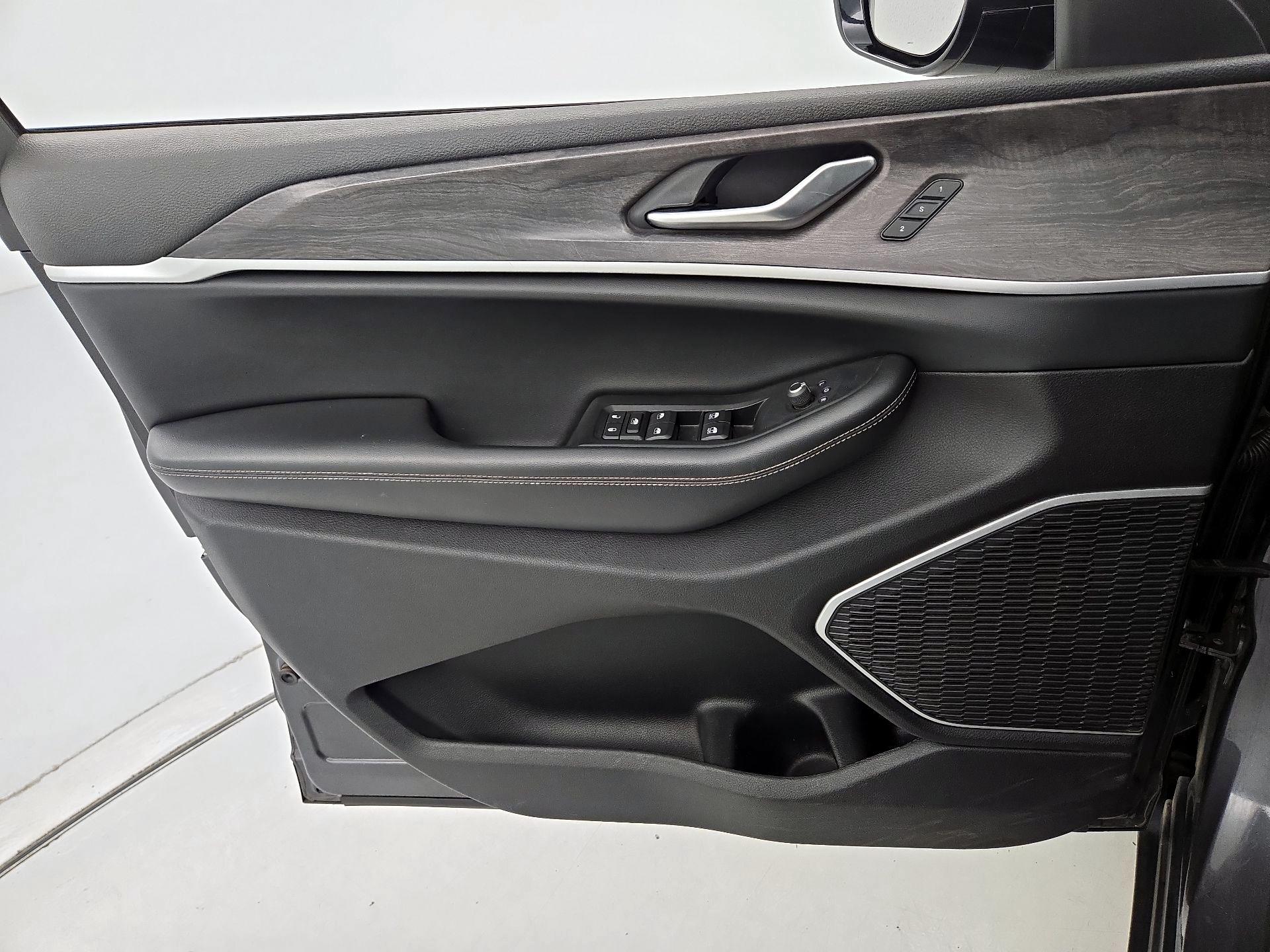 Thumbnail: 2022 Jeep Grand Cherokee - 12