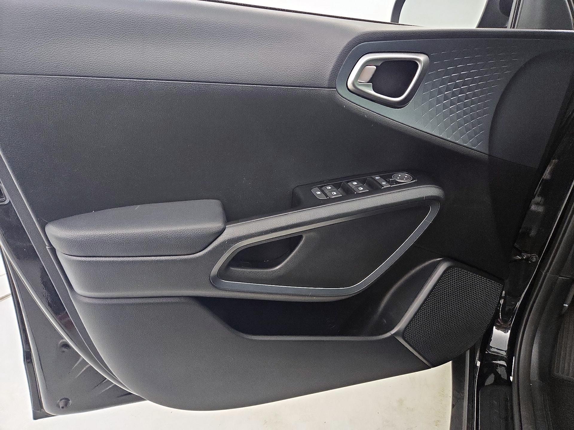 Thumbnail: 2023 Kia Soul - 12