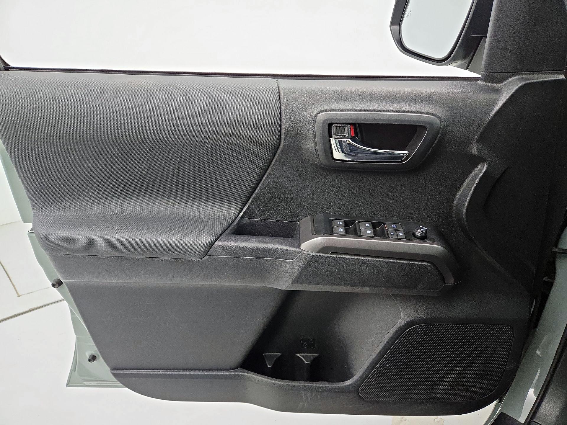 Thumbnail: 2023 Toyota Tacoma - 12