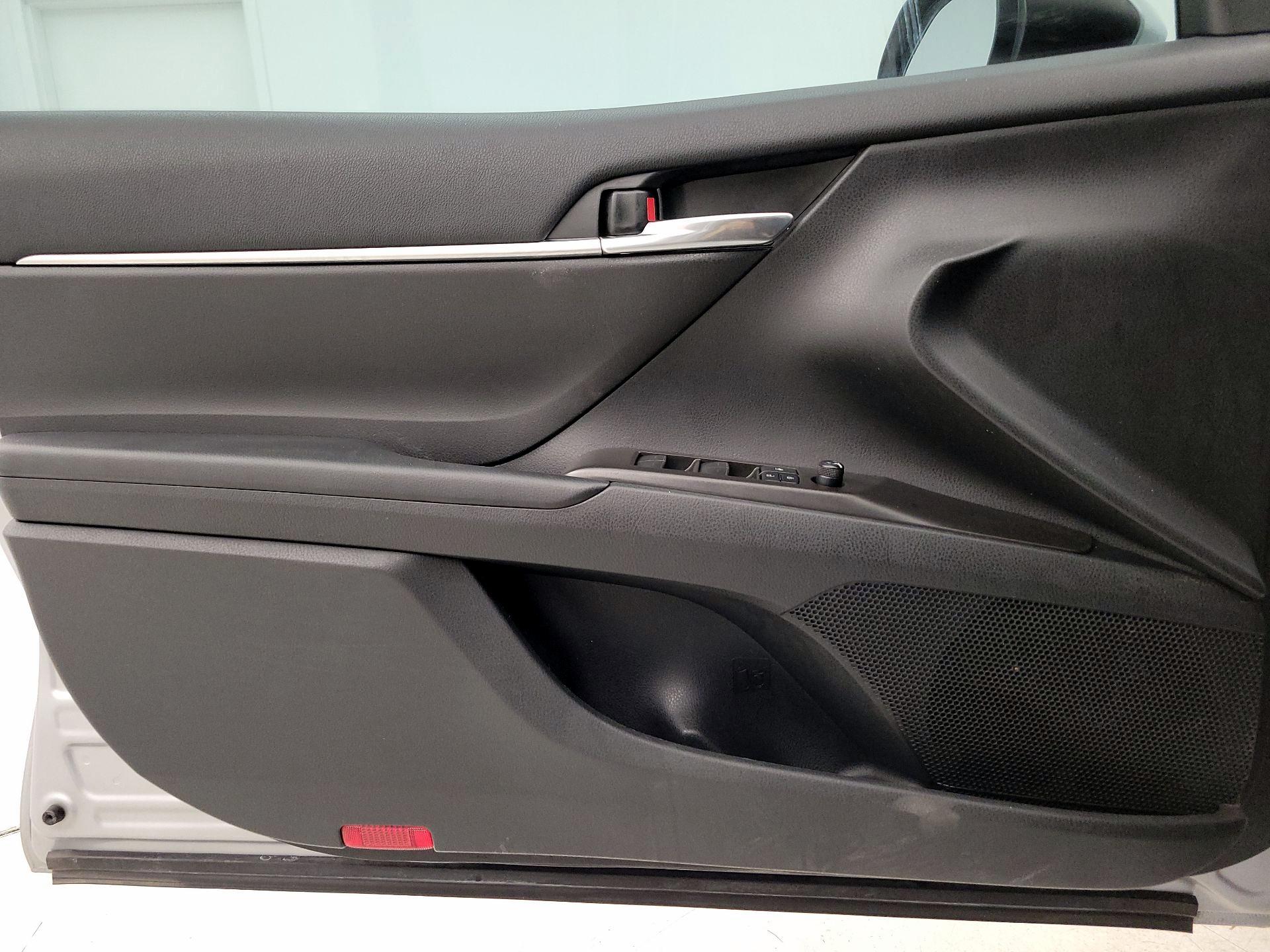 Thumbnail: 2022 Toyota Camry - 12