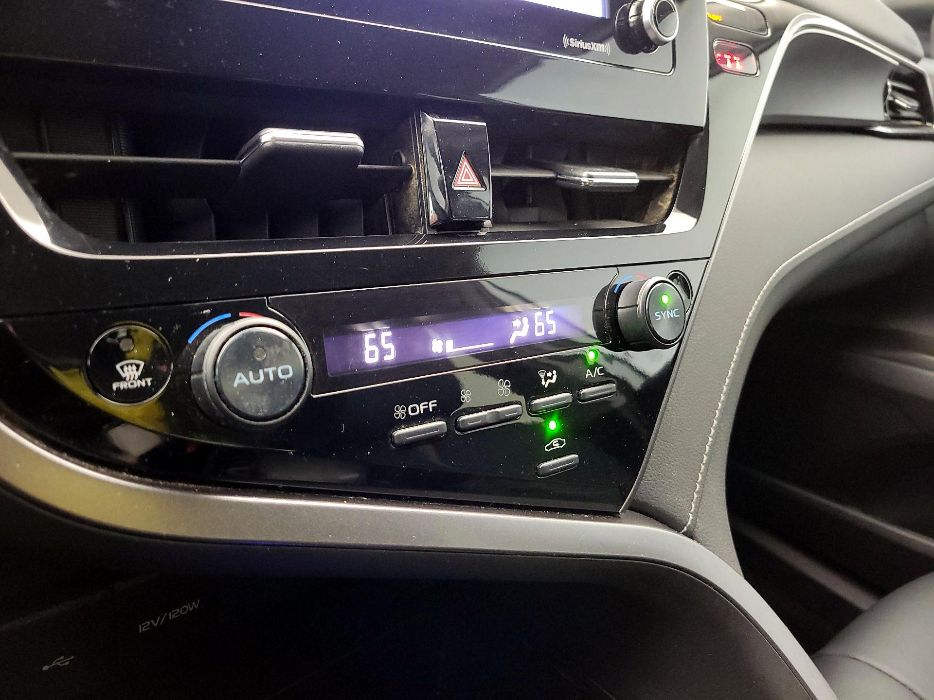 Thumbnail: 2022 Toyota Camry - 16