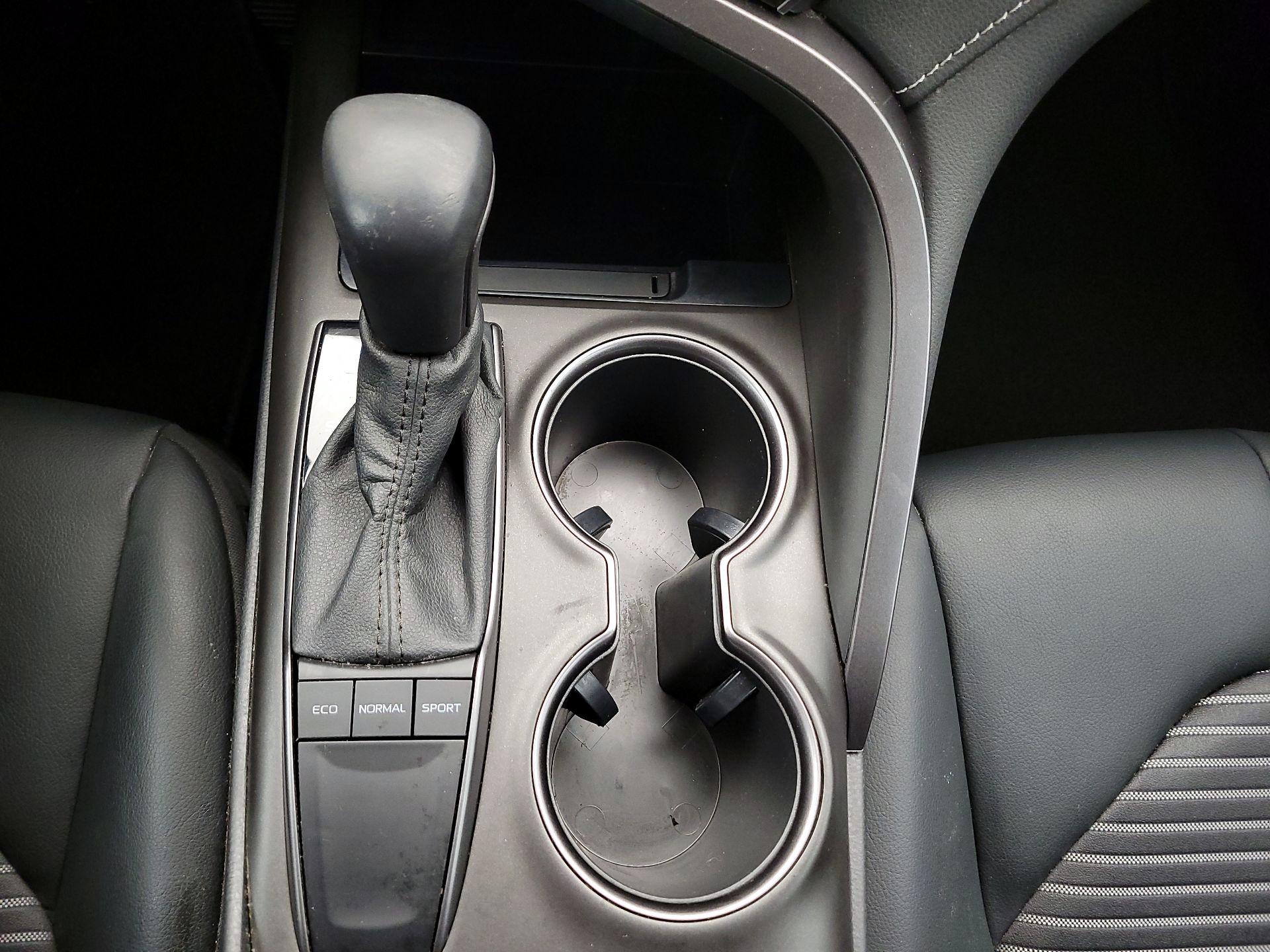 Thumbnail: 2022 Toyota Camry - 17