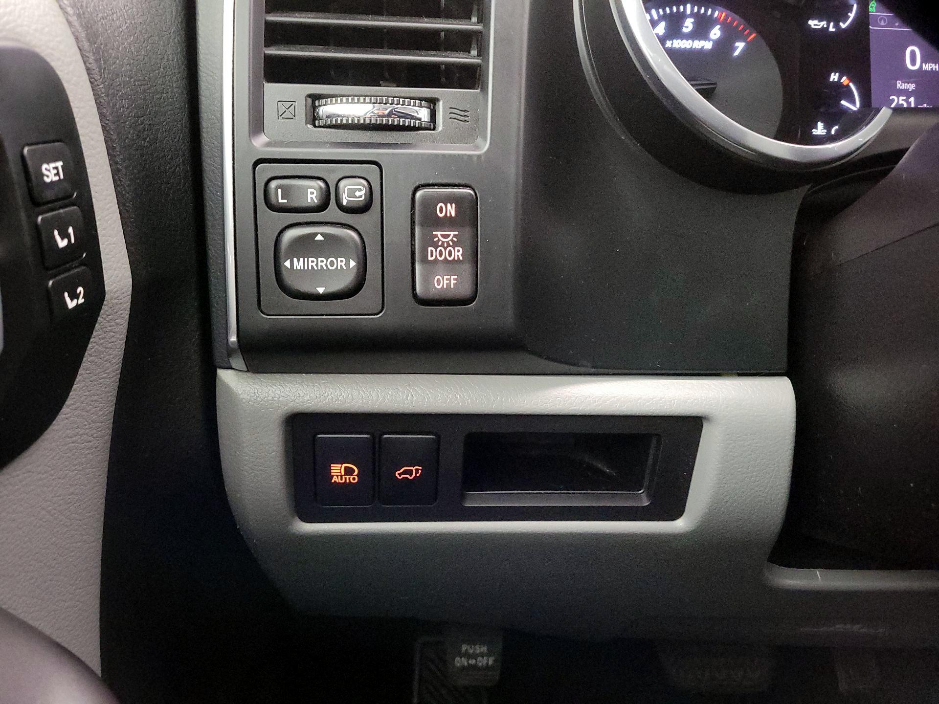 Thumbnail: 2018 Toyota Sequoia - 13