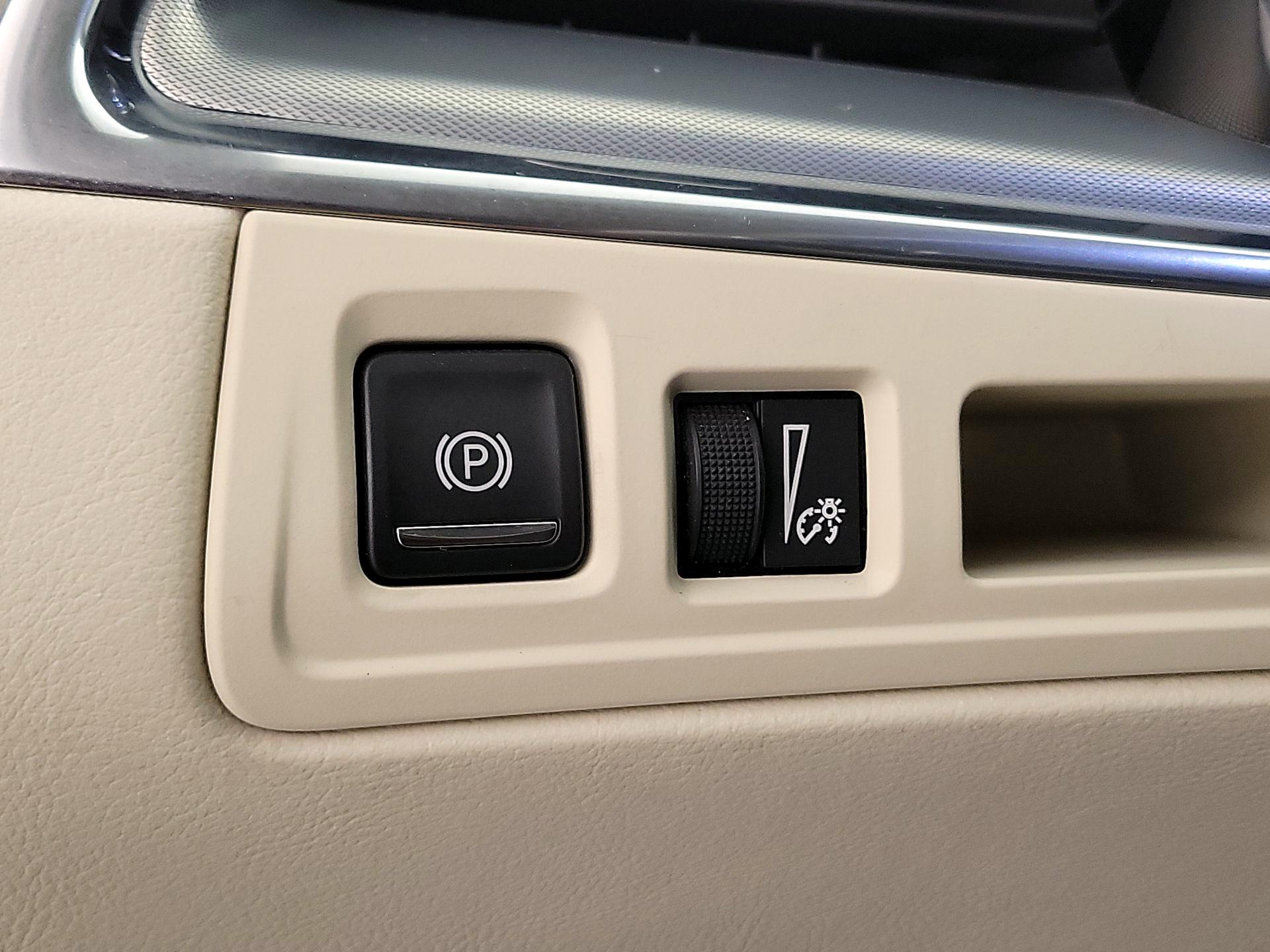 Thumbnail: 2019 Cadillac XT5 - 13