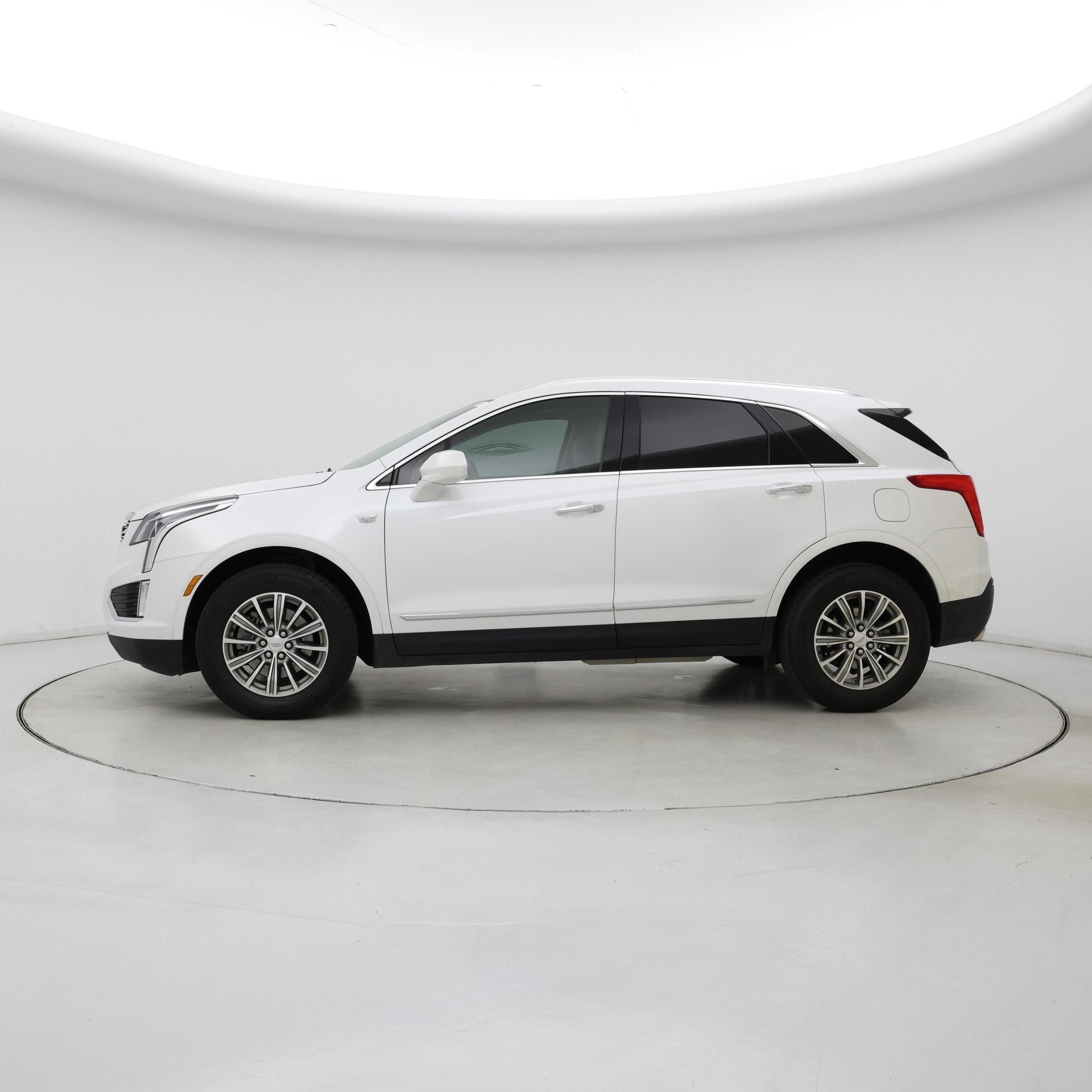 Thumbnail: 2019 Cadillac XT5 - 3
