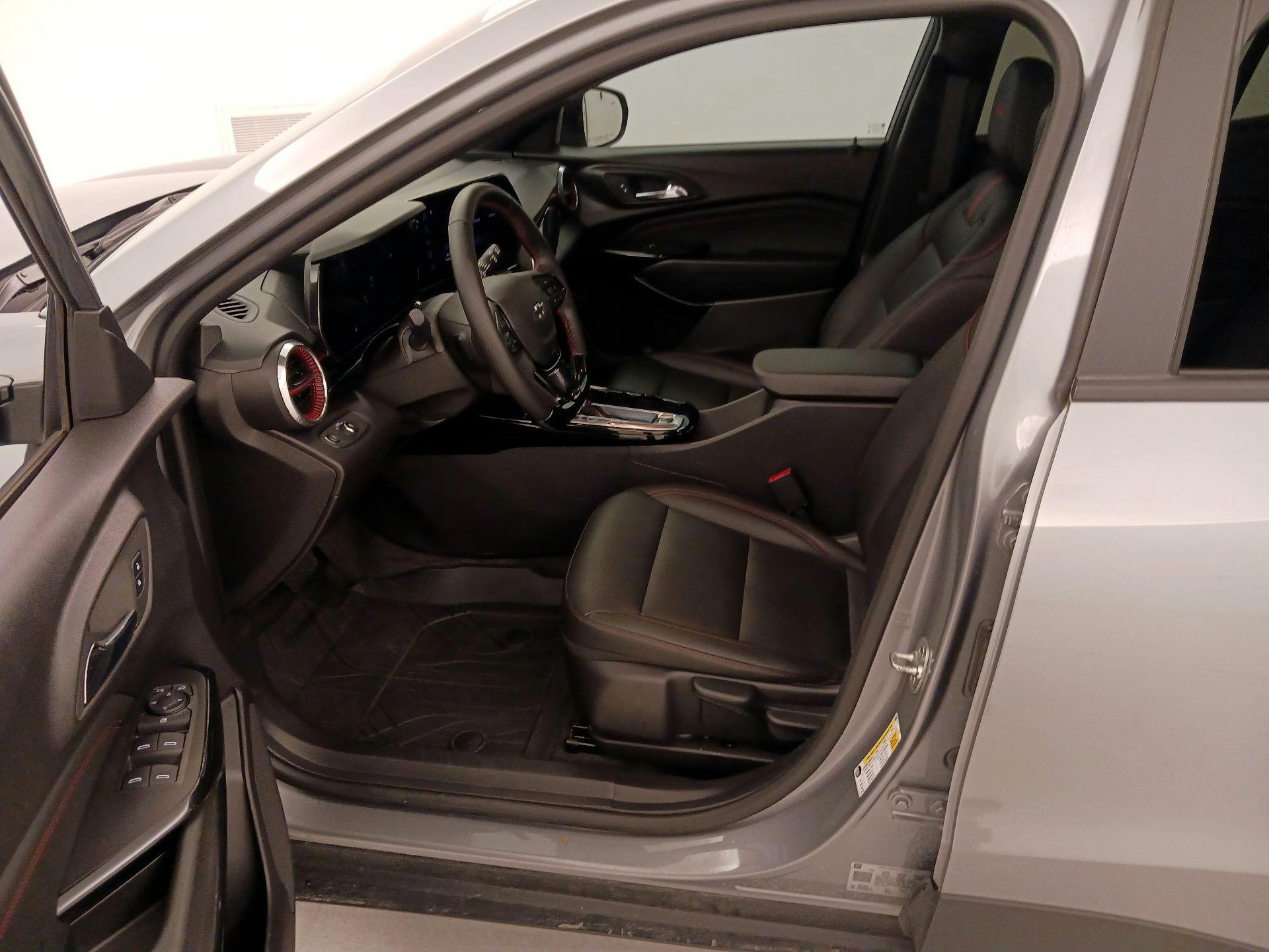 Thumbnail: 2025 Chevrolet Trax - 11