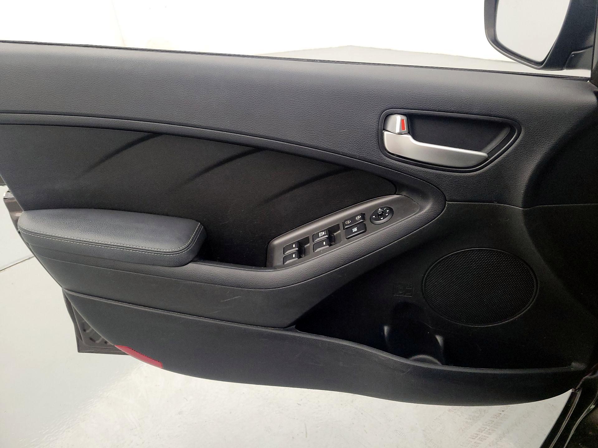 Thumbnail: 2018 Kia Forte - 12