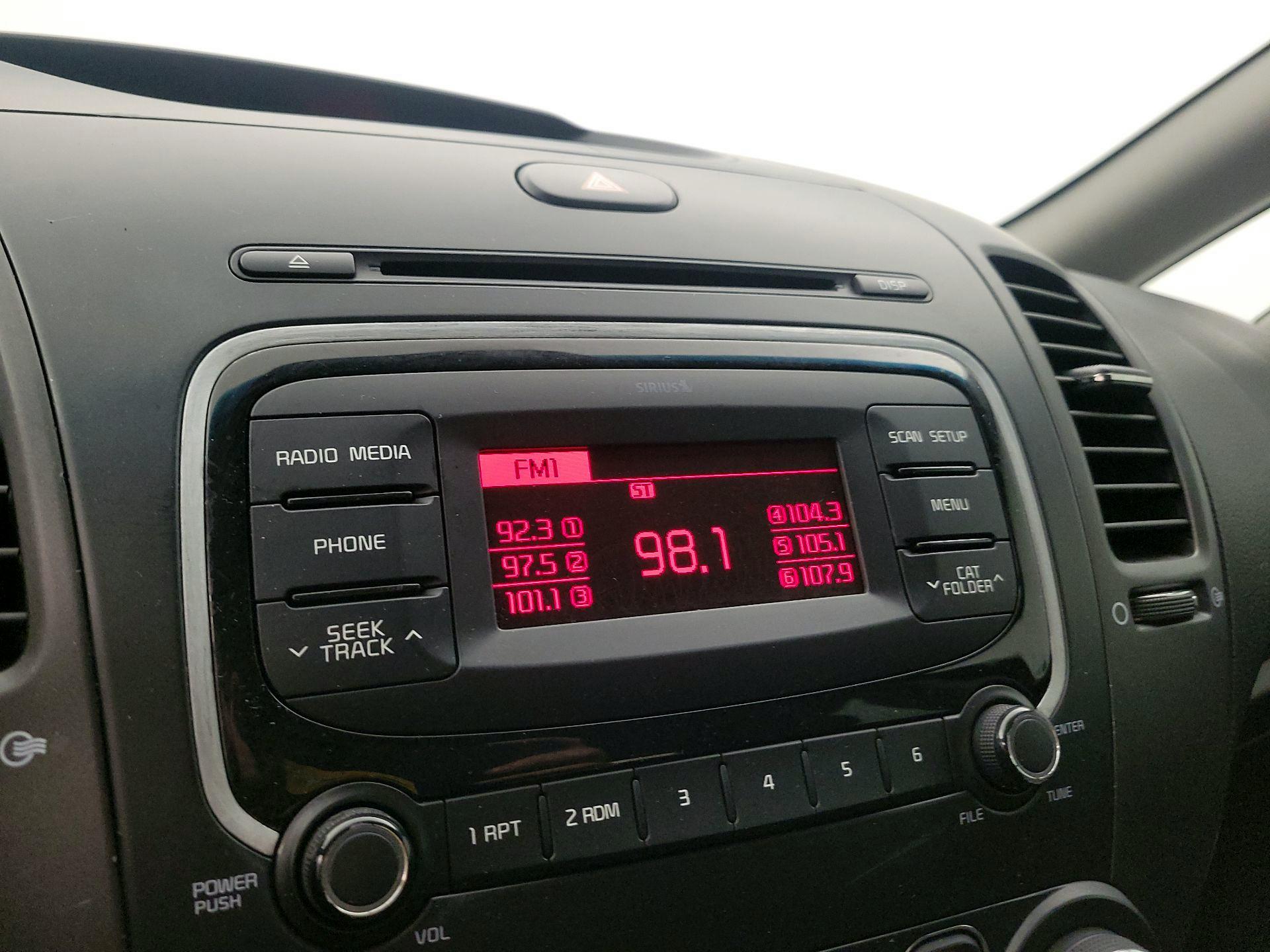 Thumbnail: 2018 Kia Forte - 14