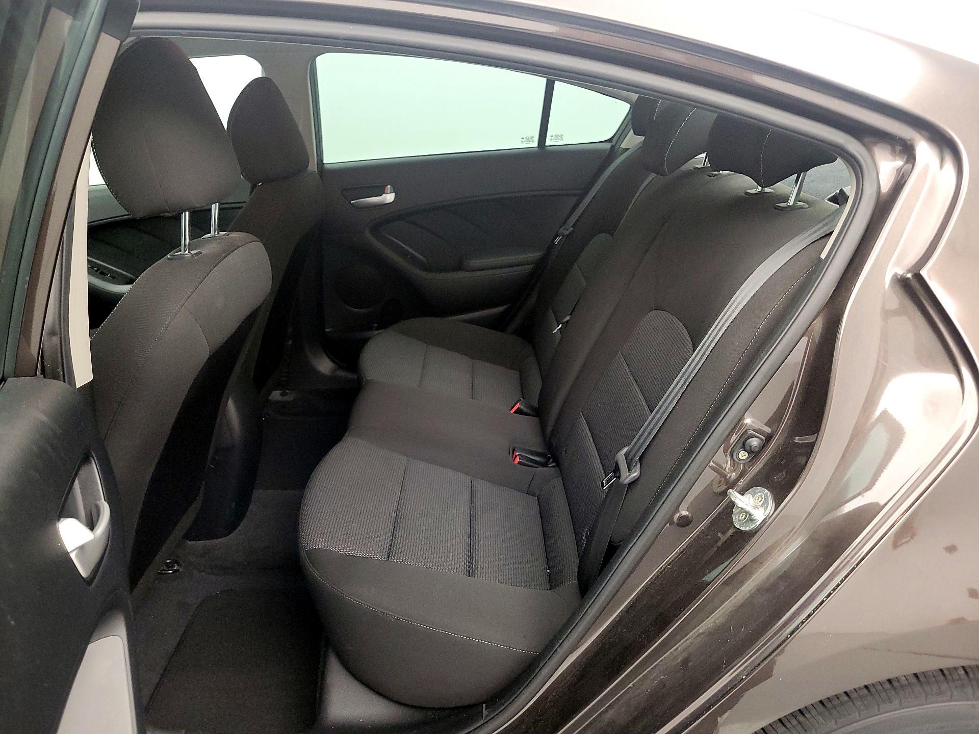 Thumbnail: 2018 Kia Forte - 18