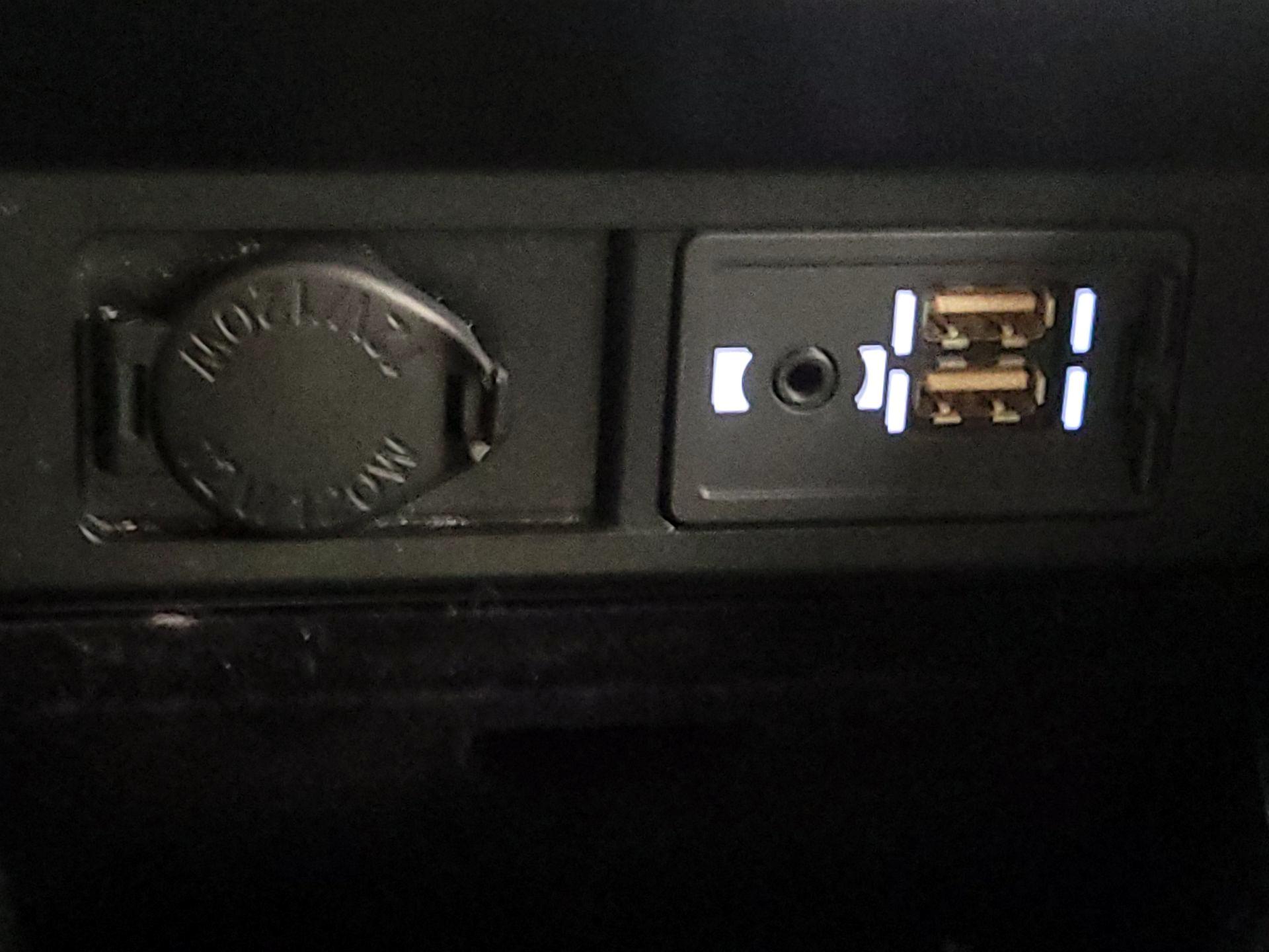 Thumbnail: 2016 Lexus RX - 18