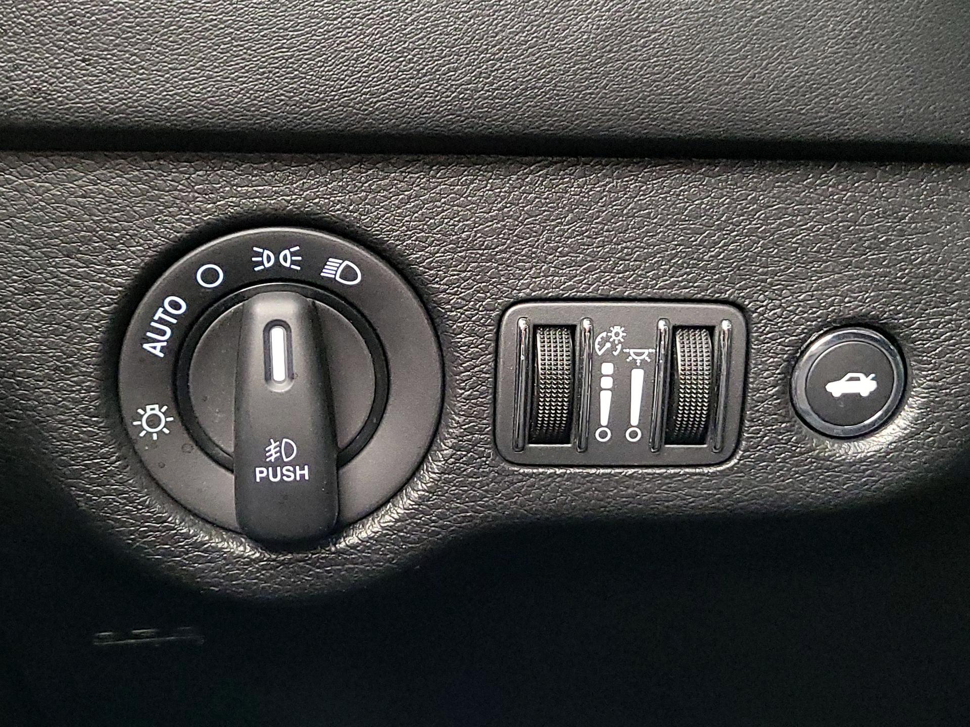 Thumbnail: 2019 Dodge Charger - 13