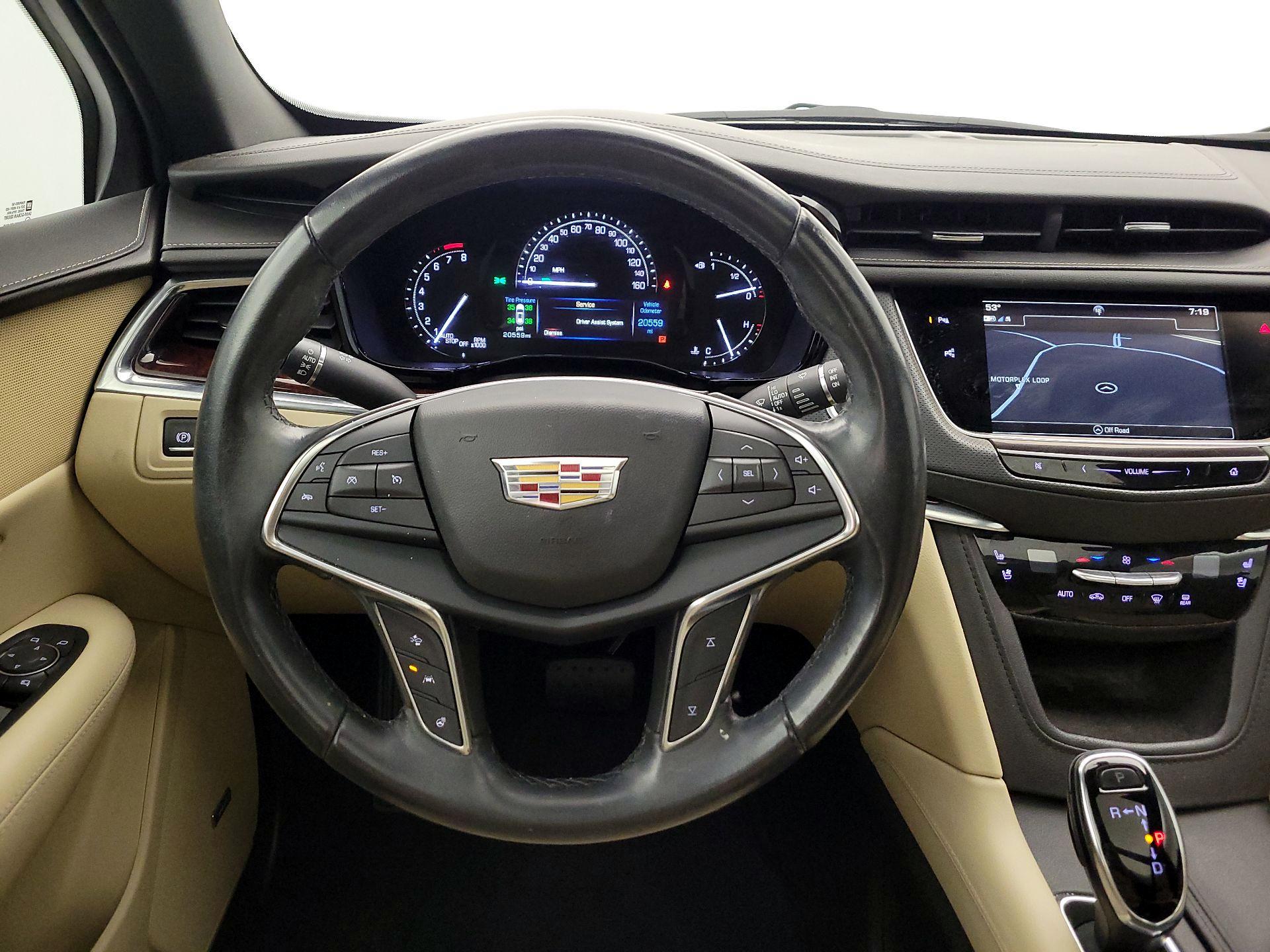 Thumbnail: 2018 Cadillac XT5 - 10