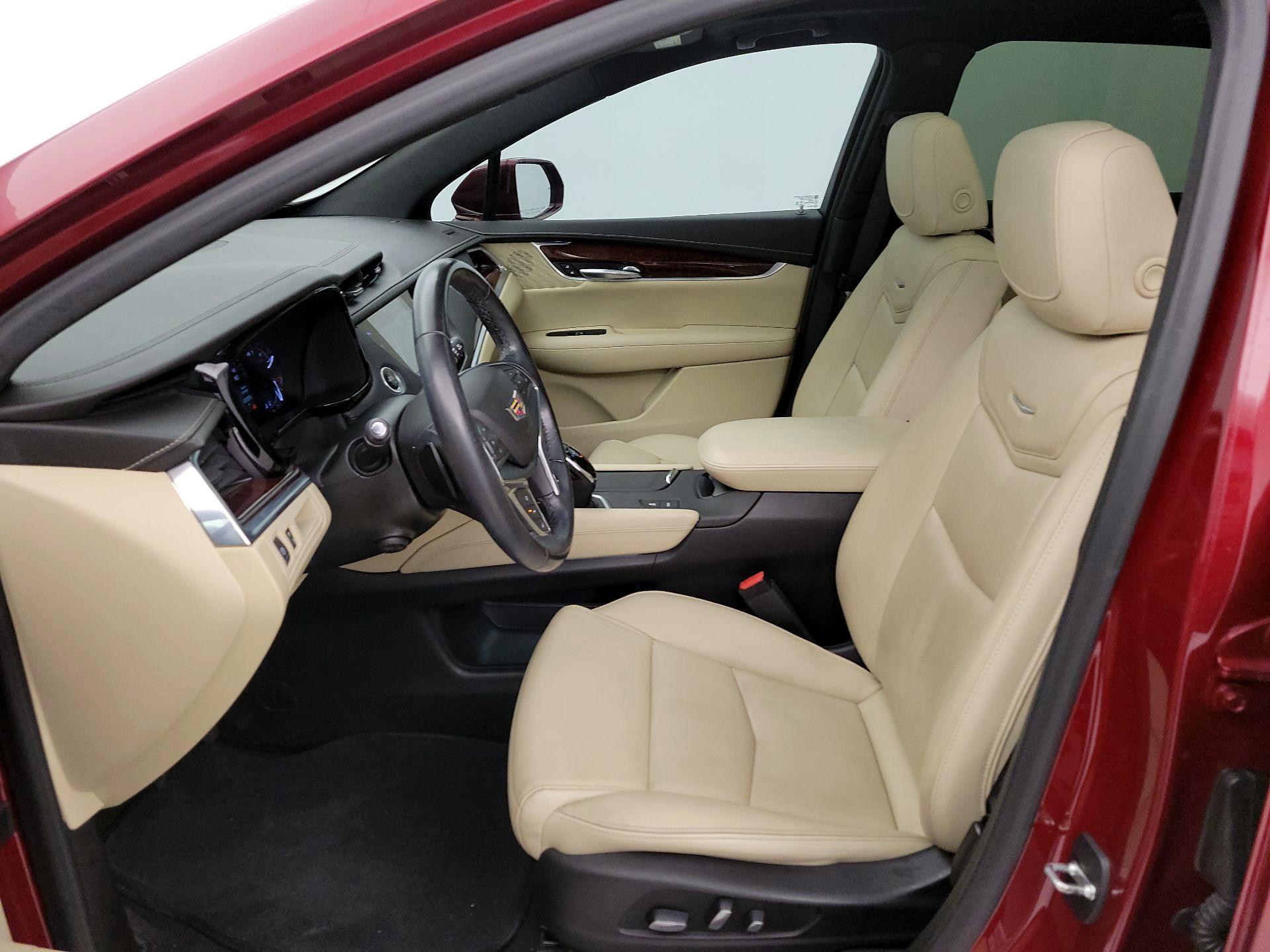 Thumbnail: 2018 Cadillac XT5 - 11