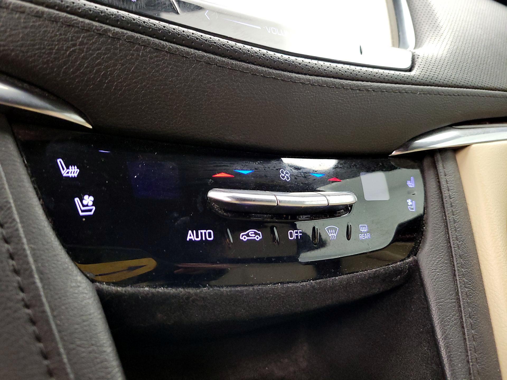 Thumbnail: 2018 Cadillac XT5 - 17